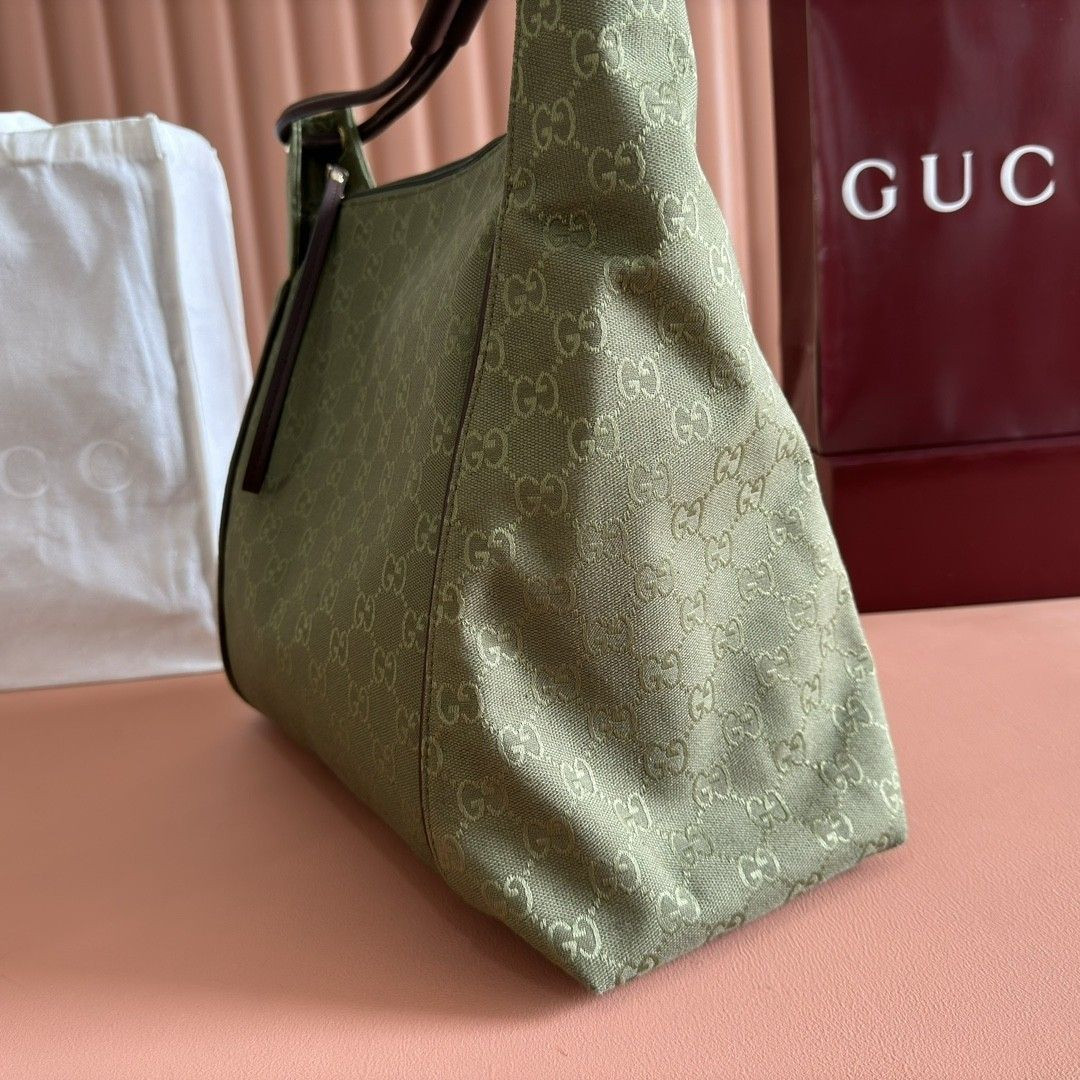 G*u*i tote bag 36x36x10cm