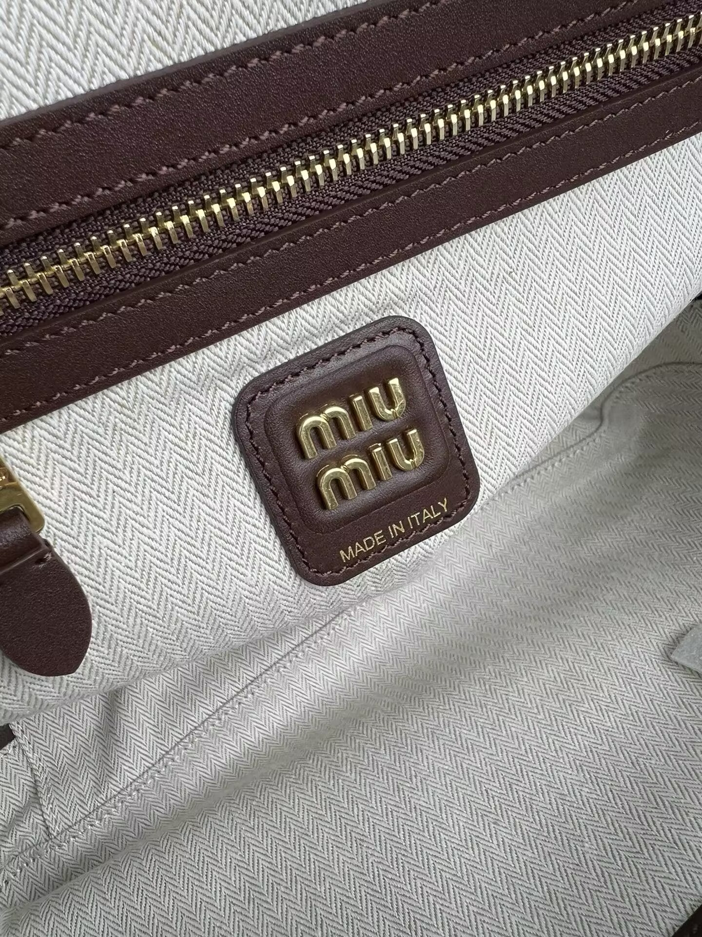 M1v M1v suede beau bag 23x34x10cm