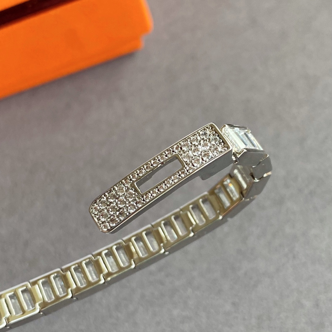 Hermès Button Trapezoid Diamond Bracelet