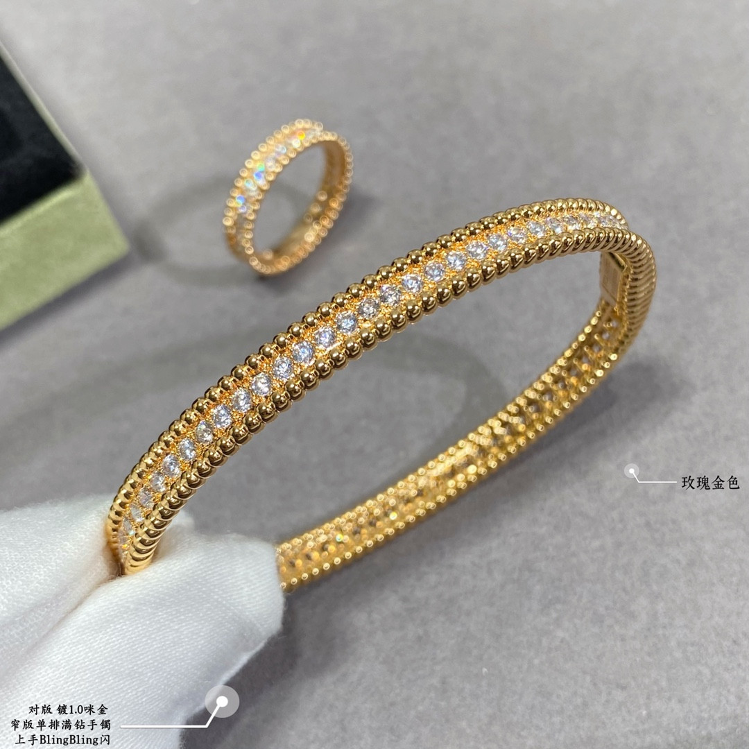 V*N CL*F & Arpels narrow single row full diamond bracelet