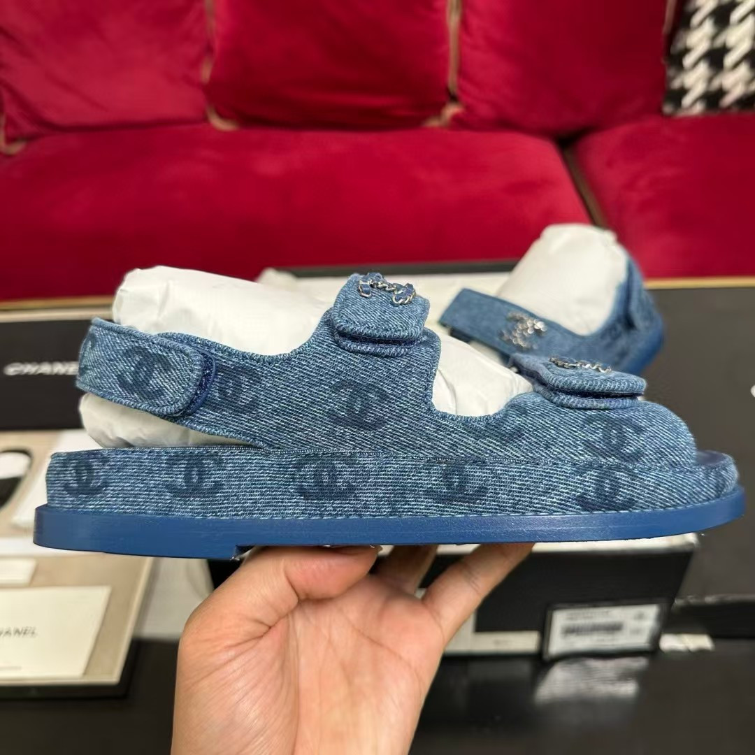 UA Ch*el Slides