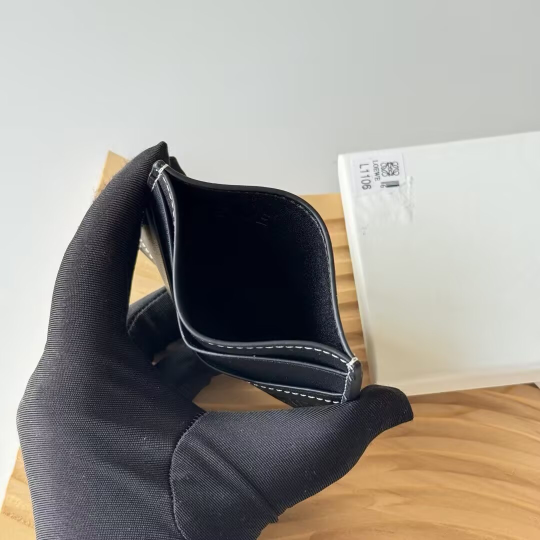 L0ew* puzzle cardholder