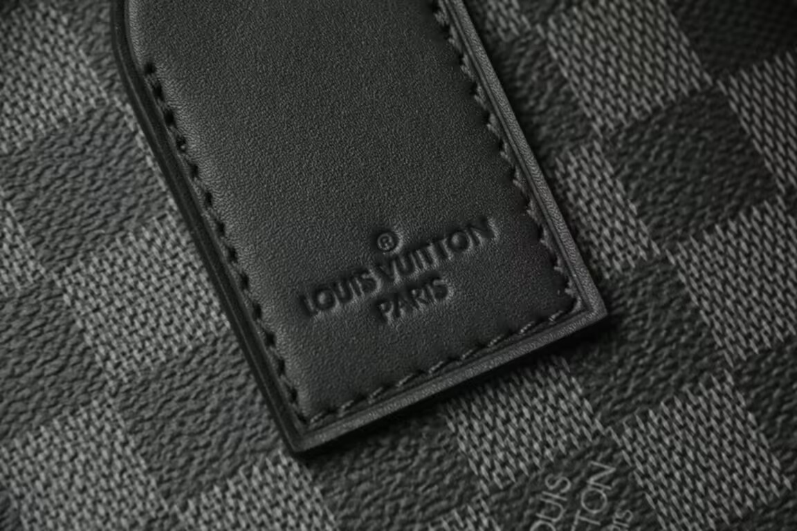 LV Takeoff Pouch N40504 30x22x5cm
