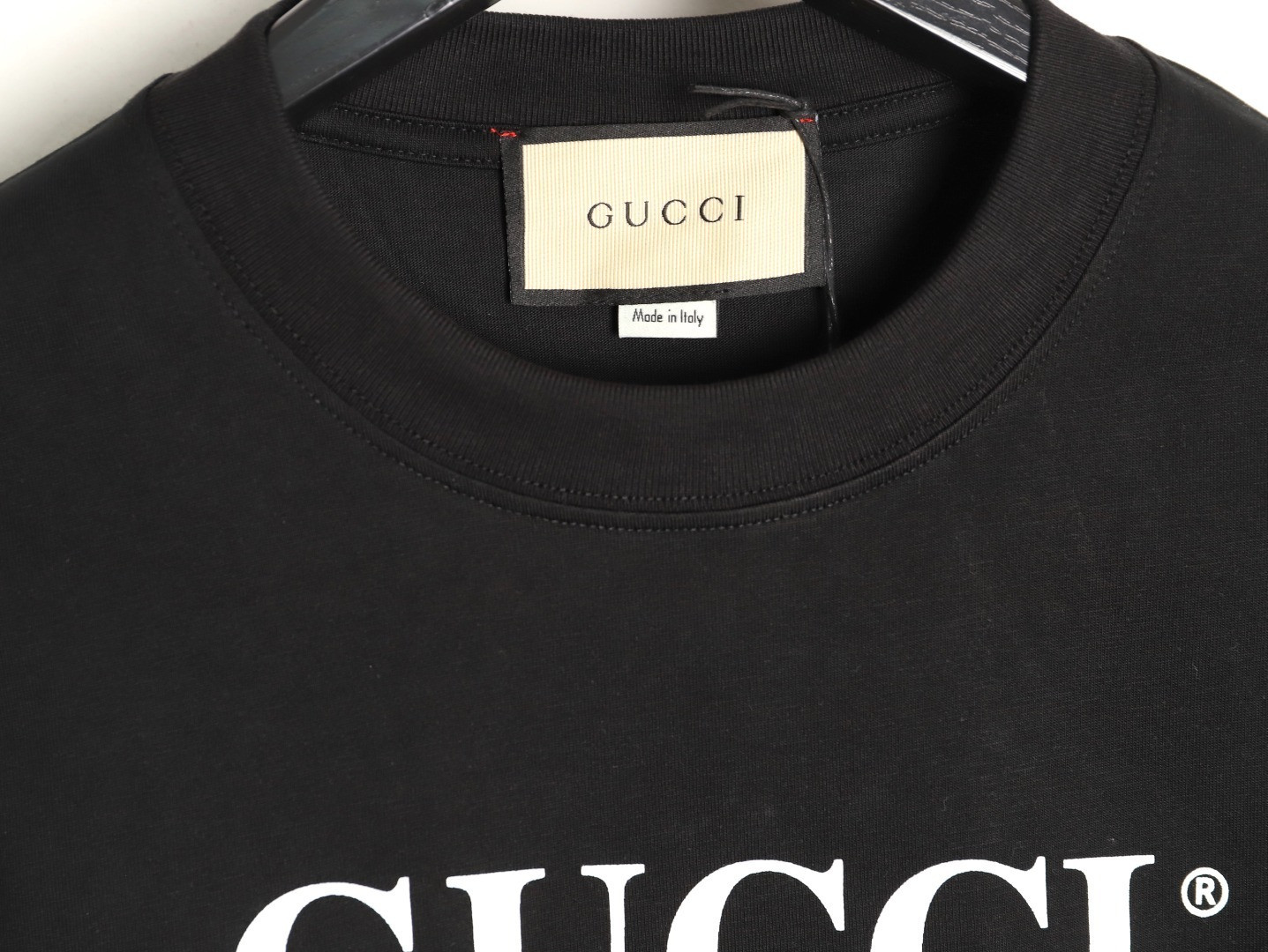 G*u*i Long-sleeved T-shirt