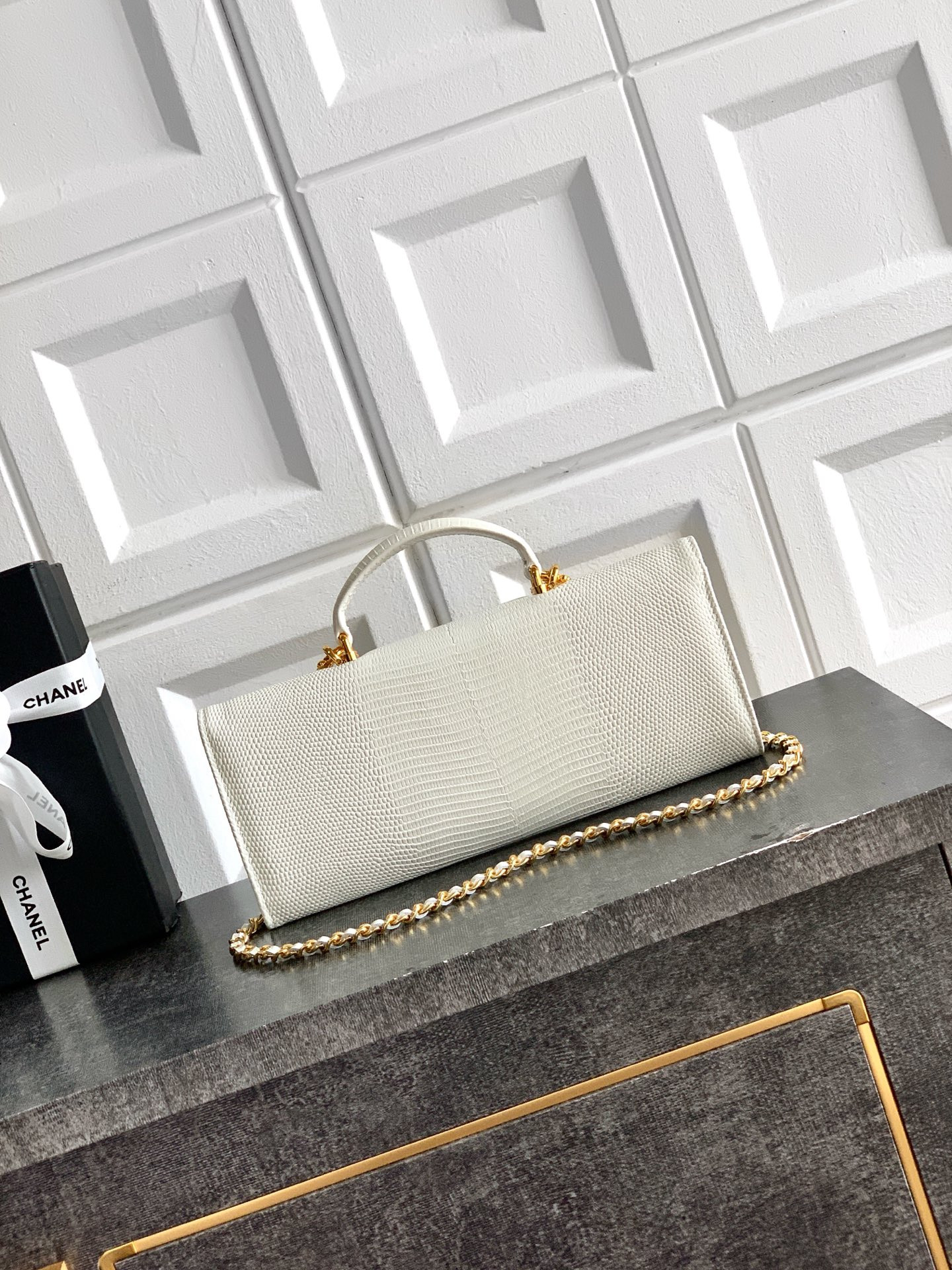 Ch*el clutch with chain ap5280 9.5x25x5cm