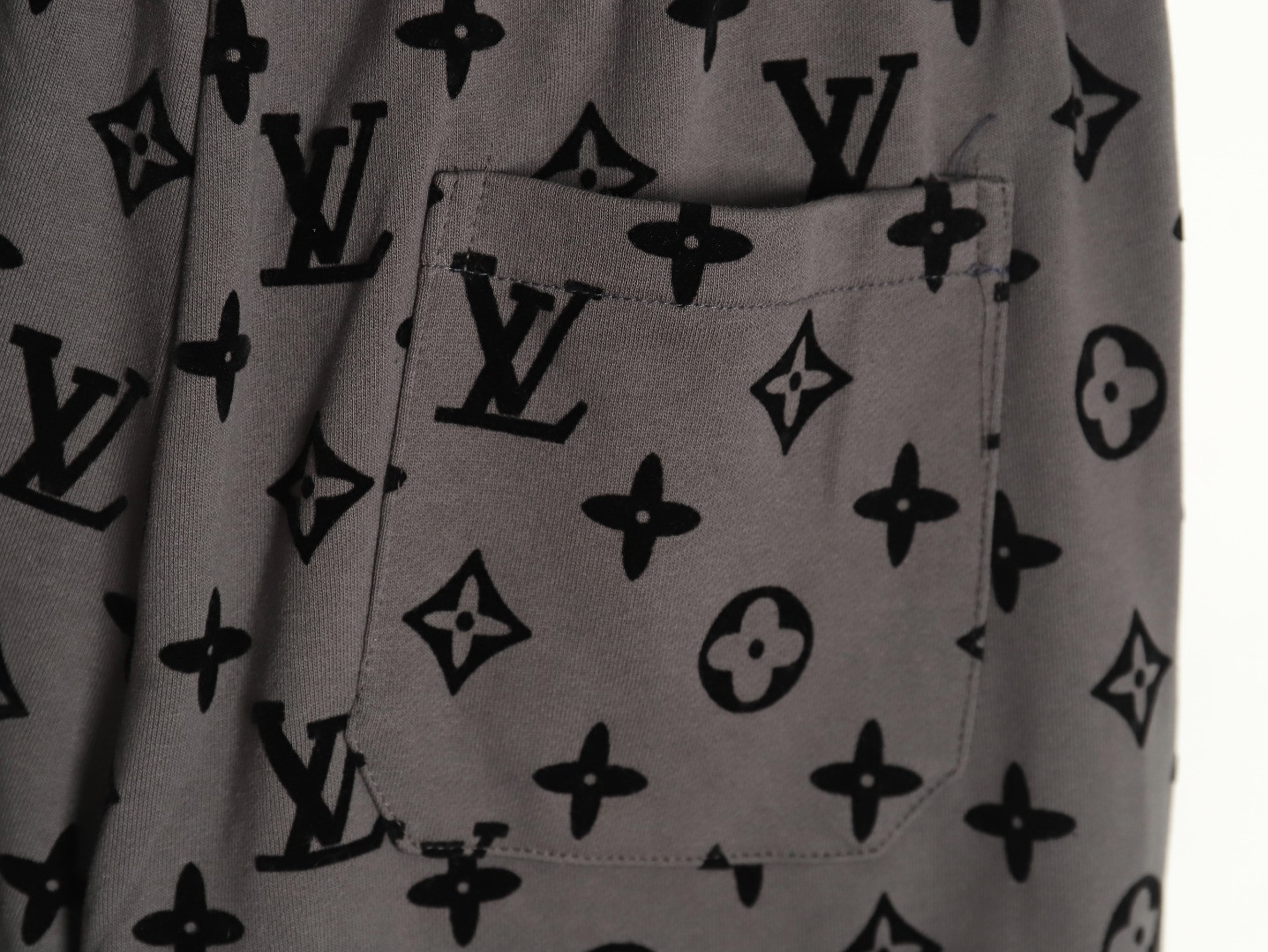 L0*is V*t0n LV 24SS shorts