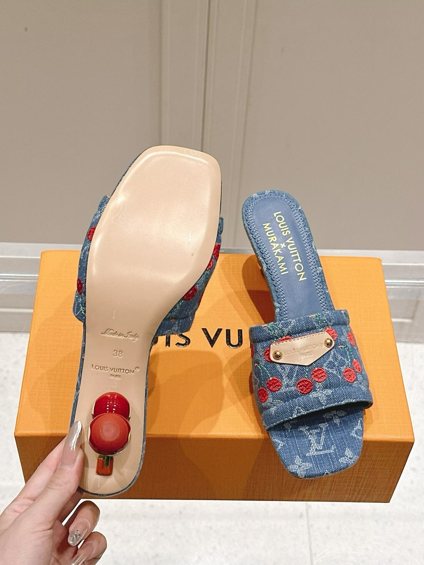 UA LV X TM Lily Slides