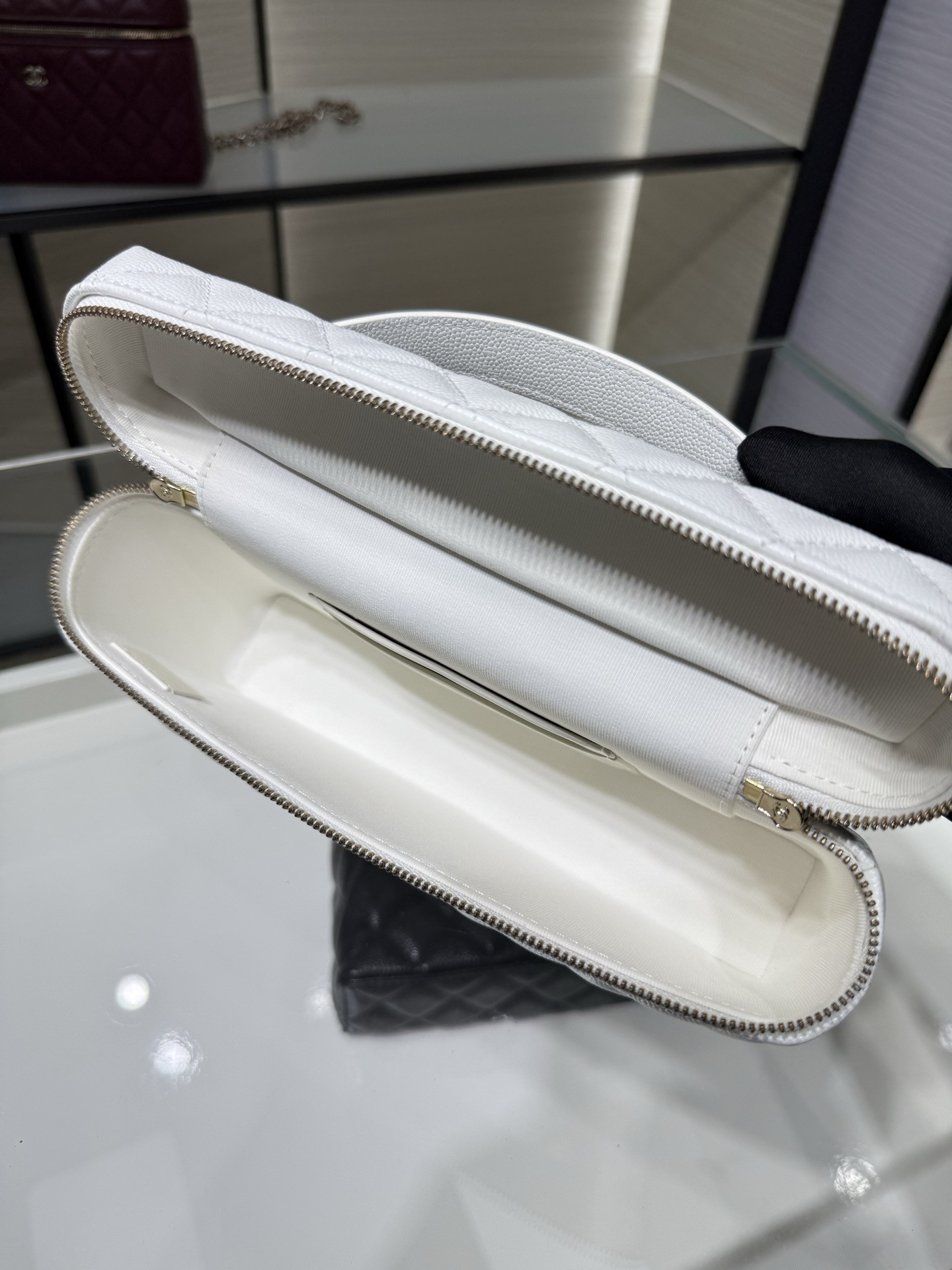 Ch*el classic vanity with chain handbag ap5446 15x23x5cm