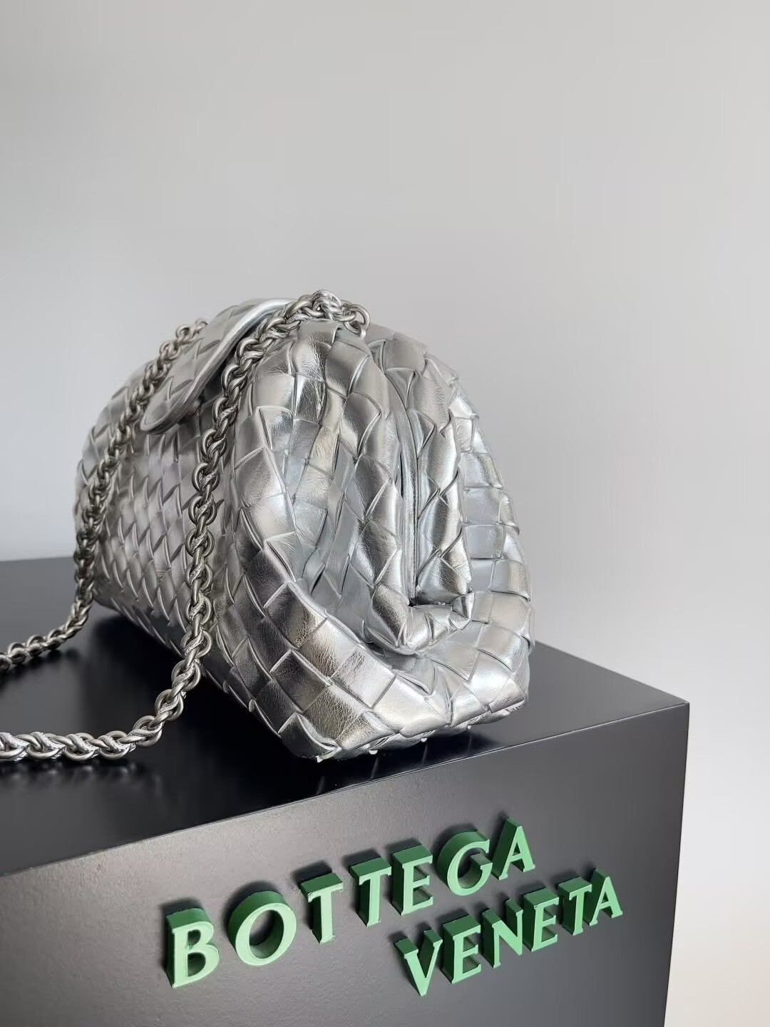 bo*te*ga Ve*ne*ta lauren clutch andiamo parachute 31x16.5x11cm
