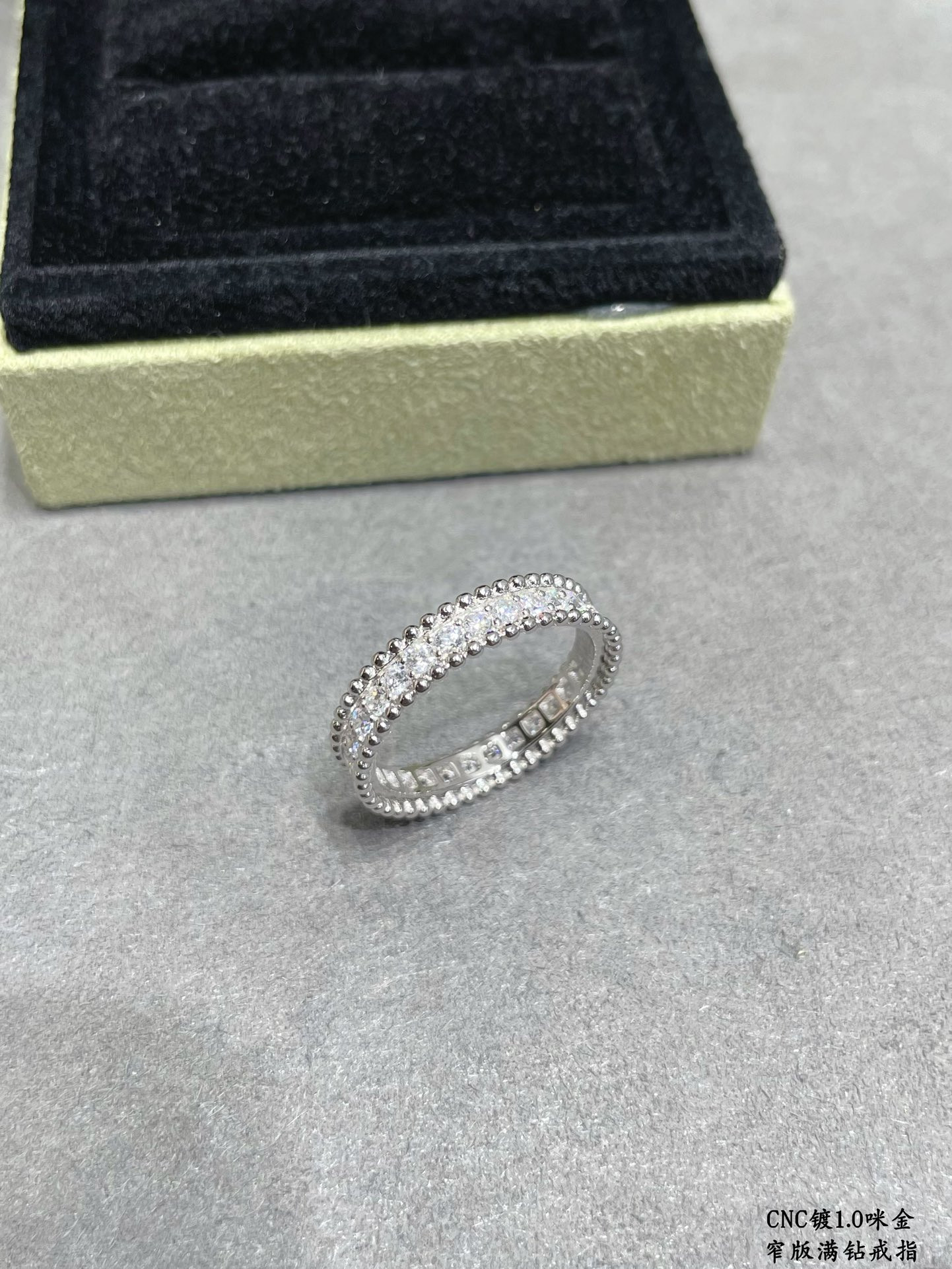 V*N CL*F & Arpels Narrow version with full diamonds Ring