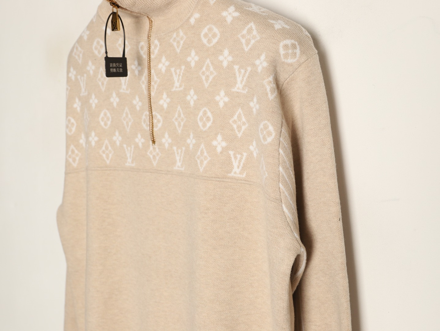 l0*is V*t0n 26ss sweaters
