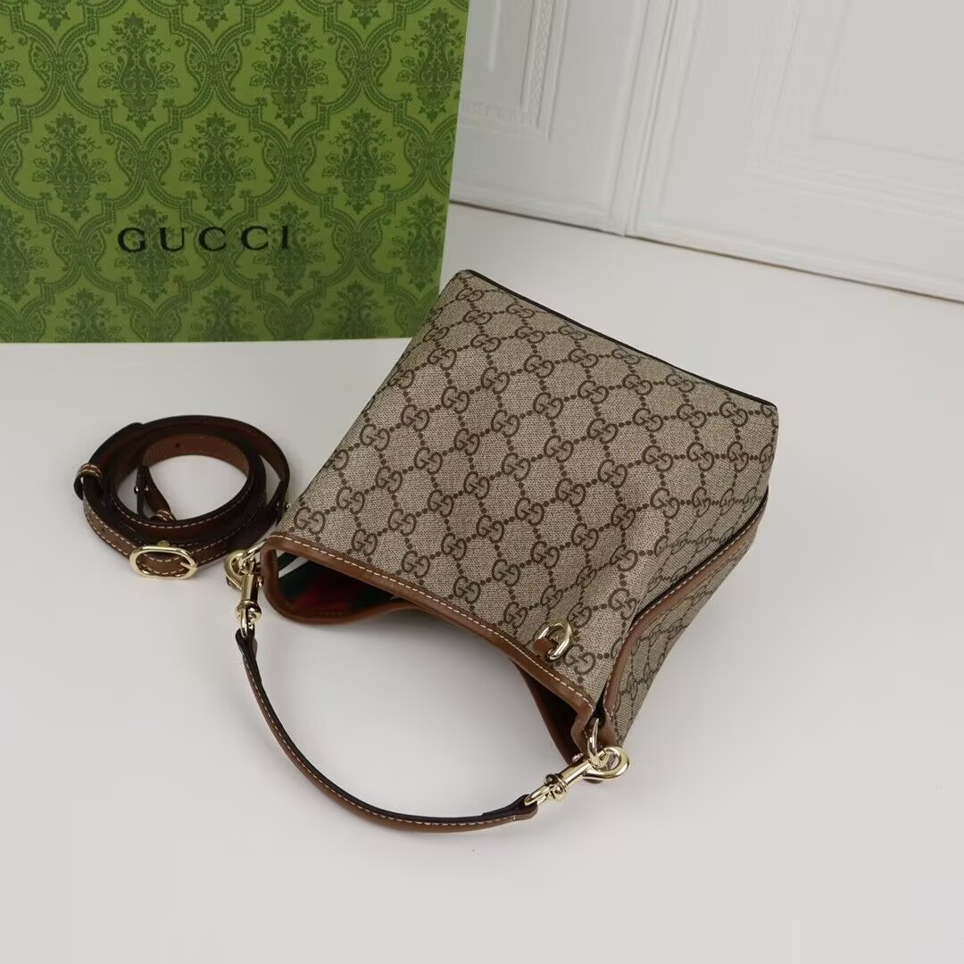 G*u*i GG Emblem Small Bucket Bag 19x18x11cm