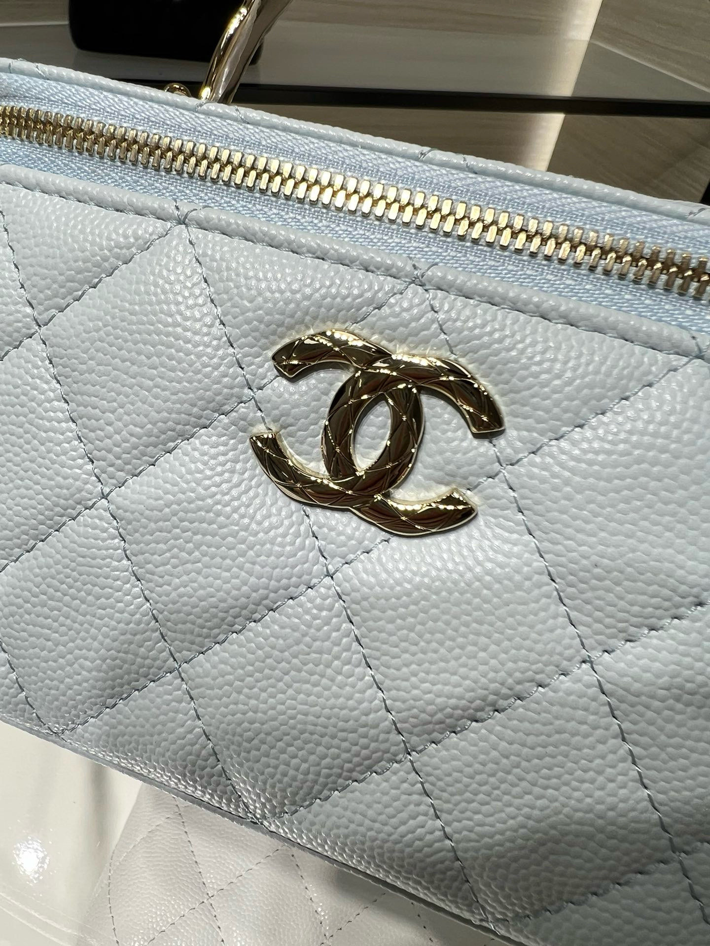 Ch*el clutch with chain light blue ap4590 17x9.5x8cm