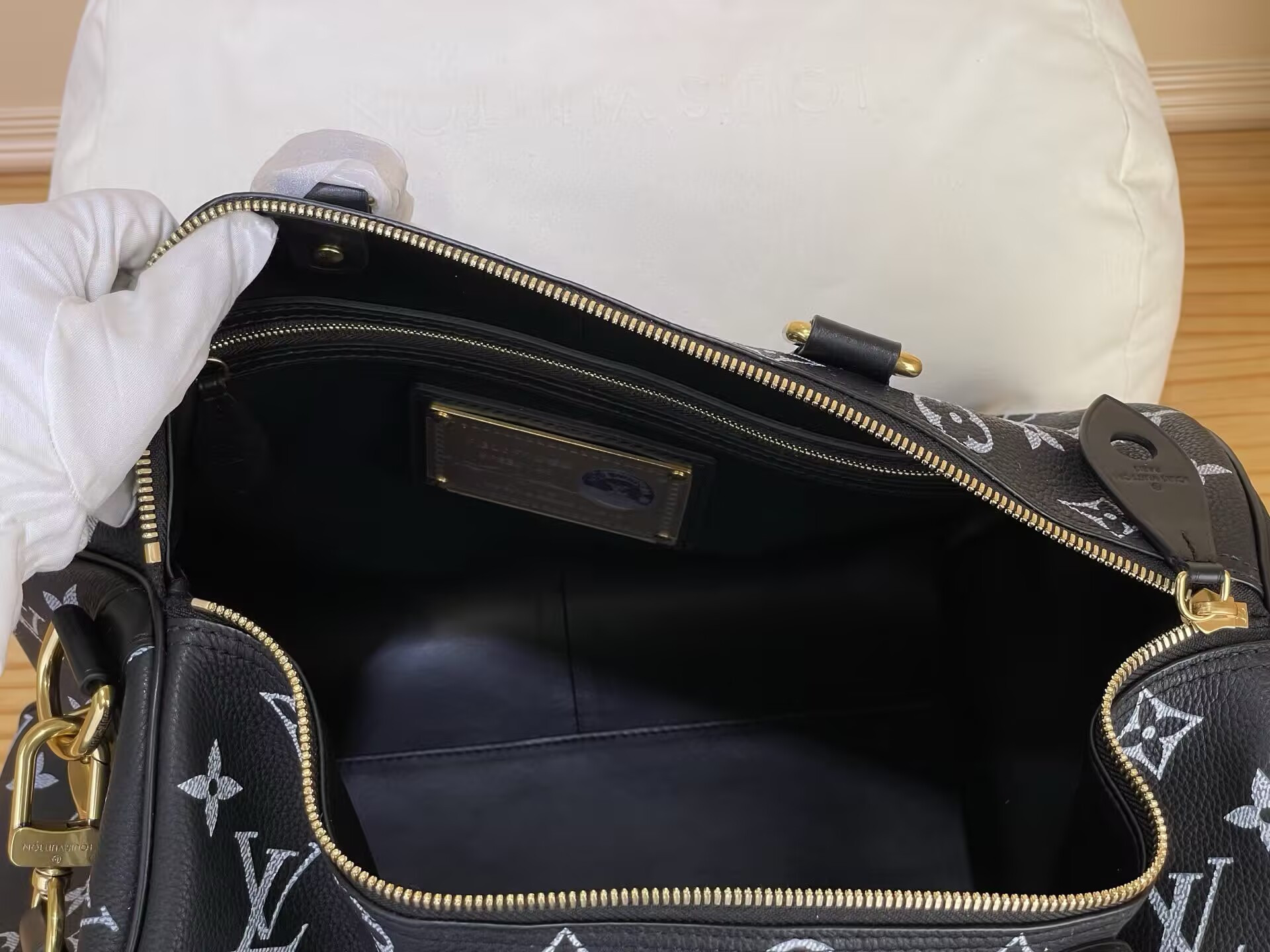 LV Speedy P9 Bandoulière 40 M2A709 40 x 26 x23cm