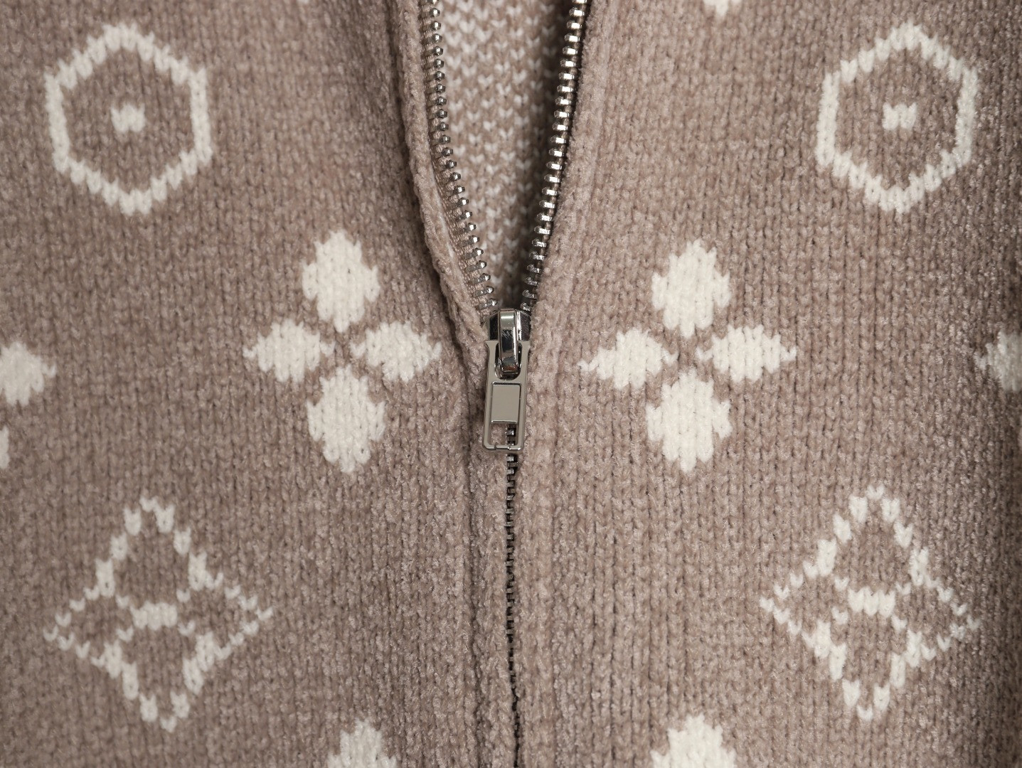 L0*is V*t0n LV 25ss Cardigan Sweaters