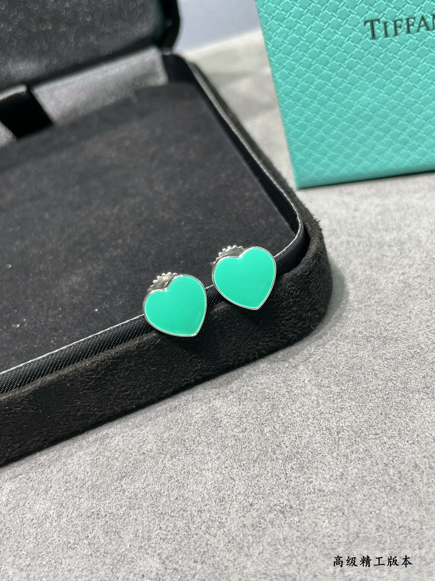 T*f*ny & Co. Heart Stud Earrings Ag925