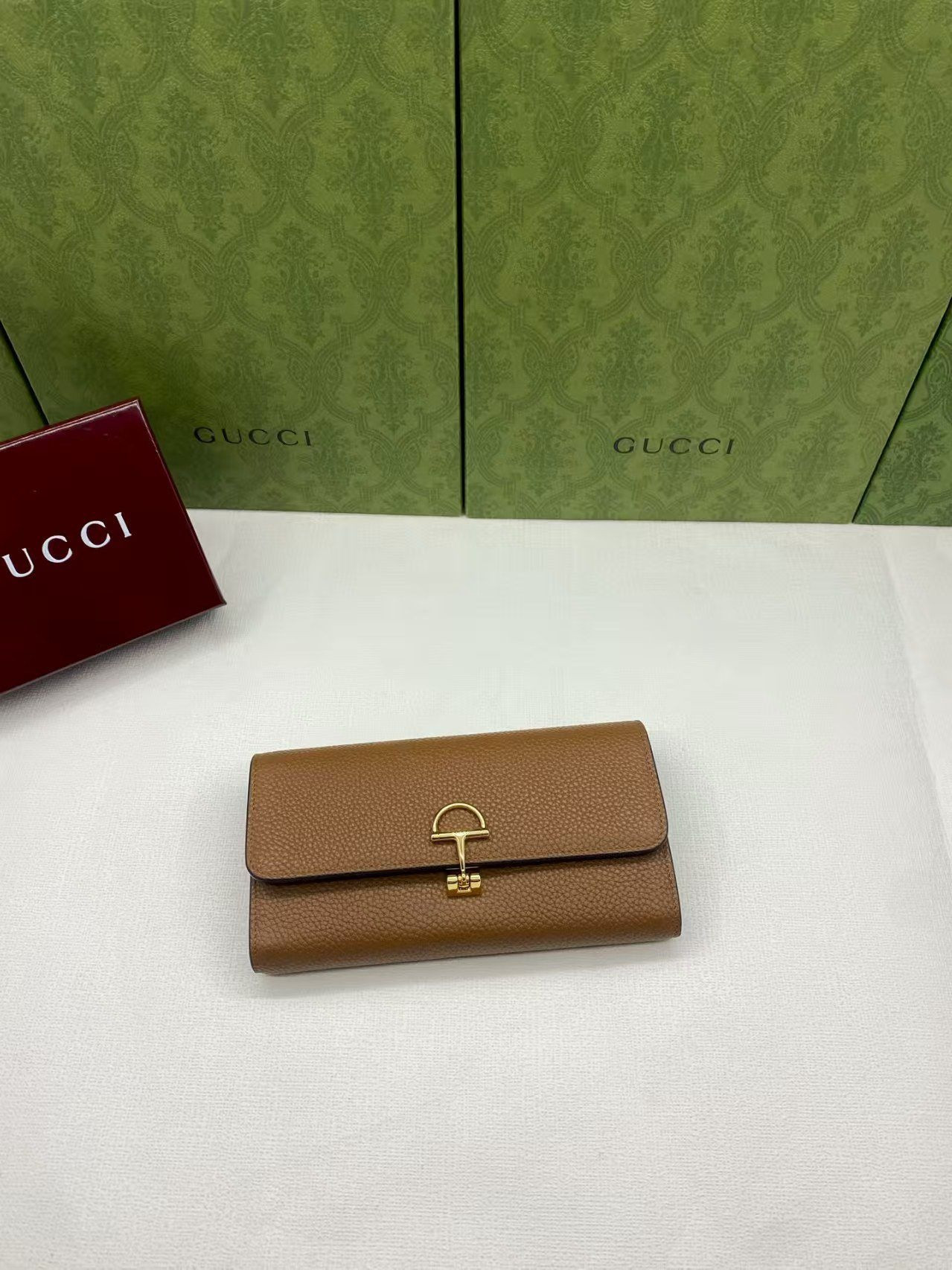 G*u*i Softbit continental wallet 19x10x3.5cm