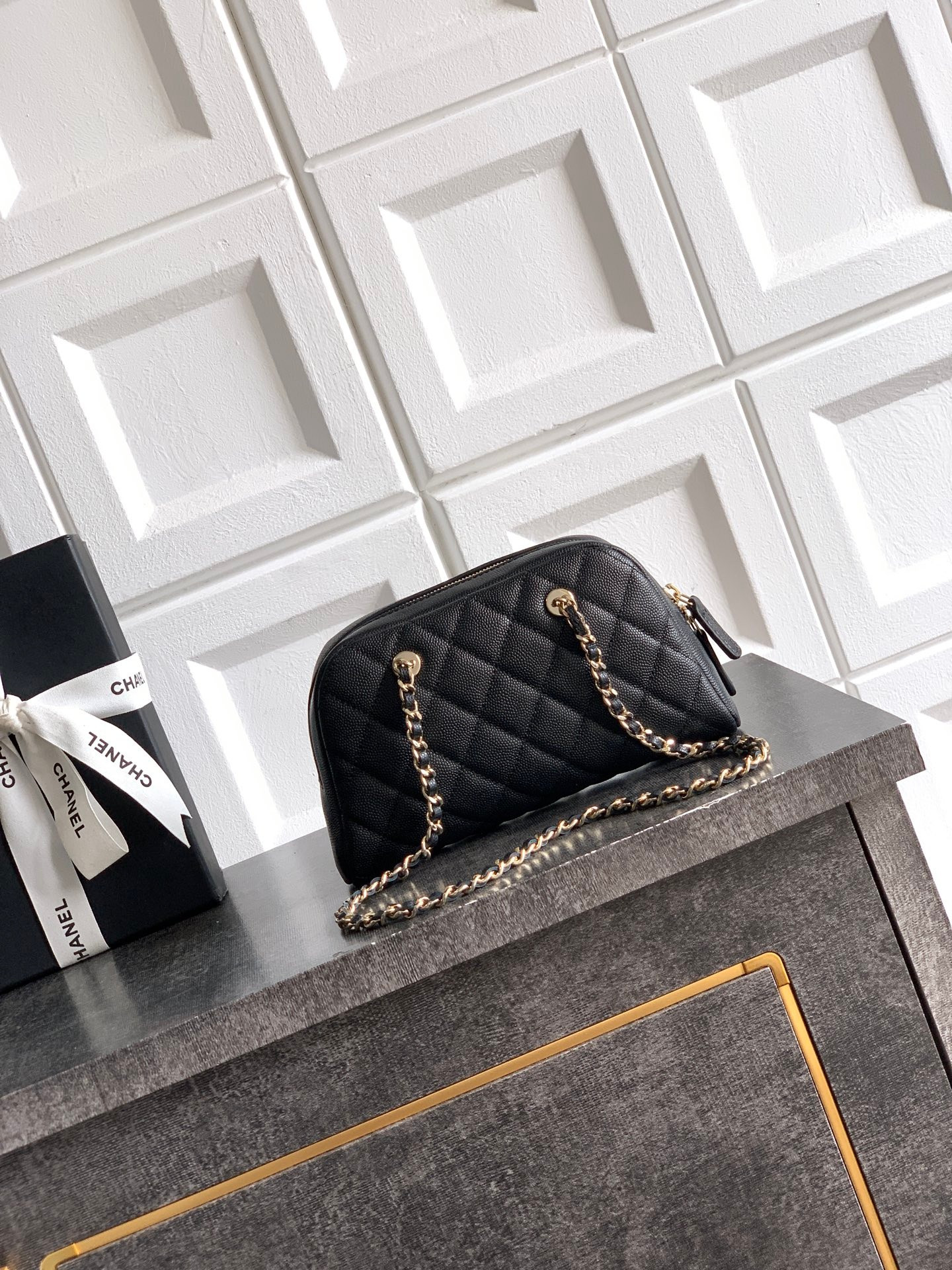Ch*el clutch with chain ap5092 11.5x19.5x5.5cm