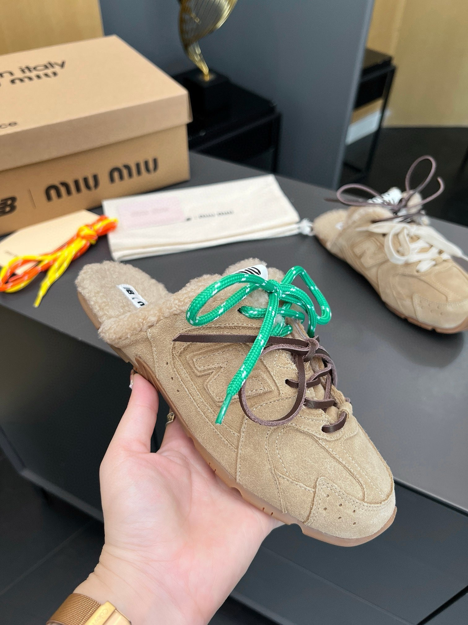 ua new Ba1an*e x m1v m1v 530 sl suede sneaker mules