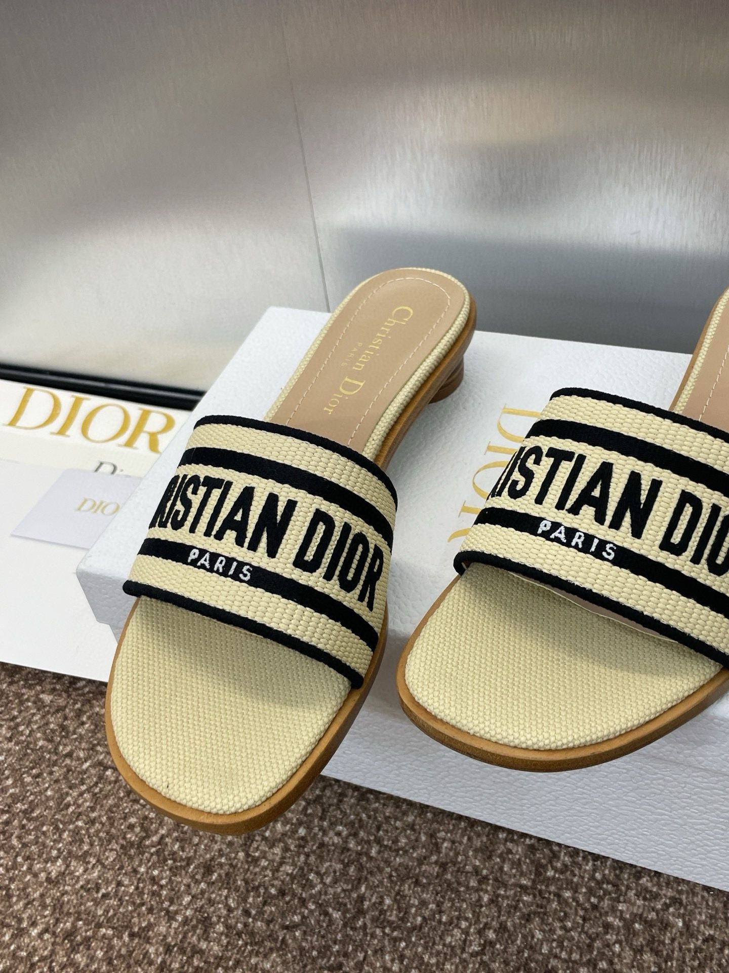UA D*0r Dway Heeled Slide