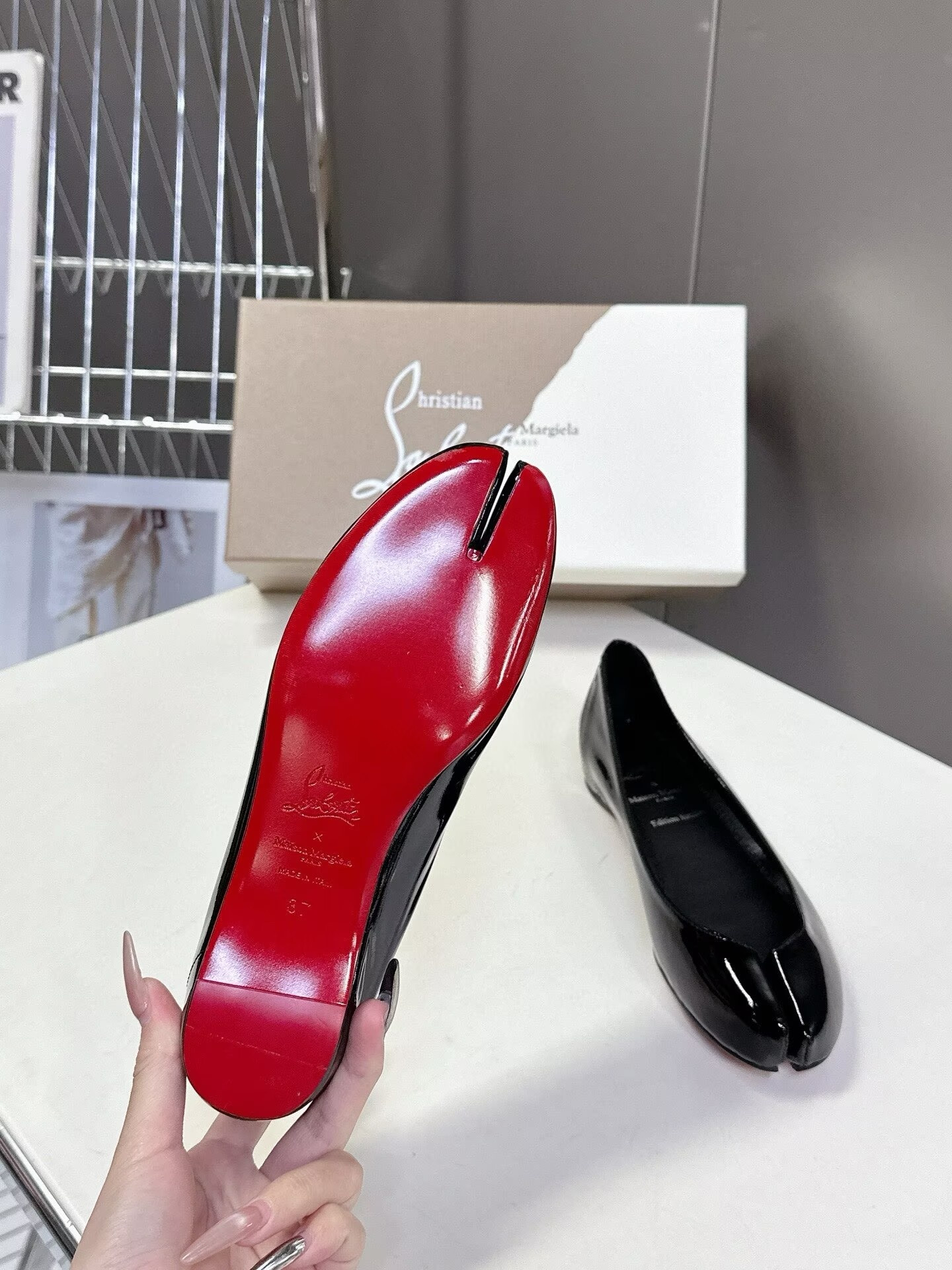 ua Ch**an louboutin marlougiela ballerinas patent calf leather