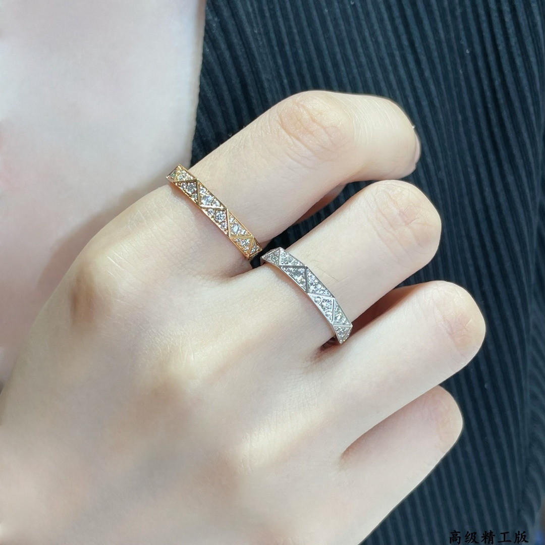 Gr*ff di*m*nd-encrusted rhombus ring