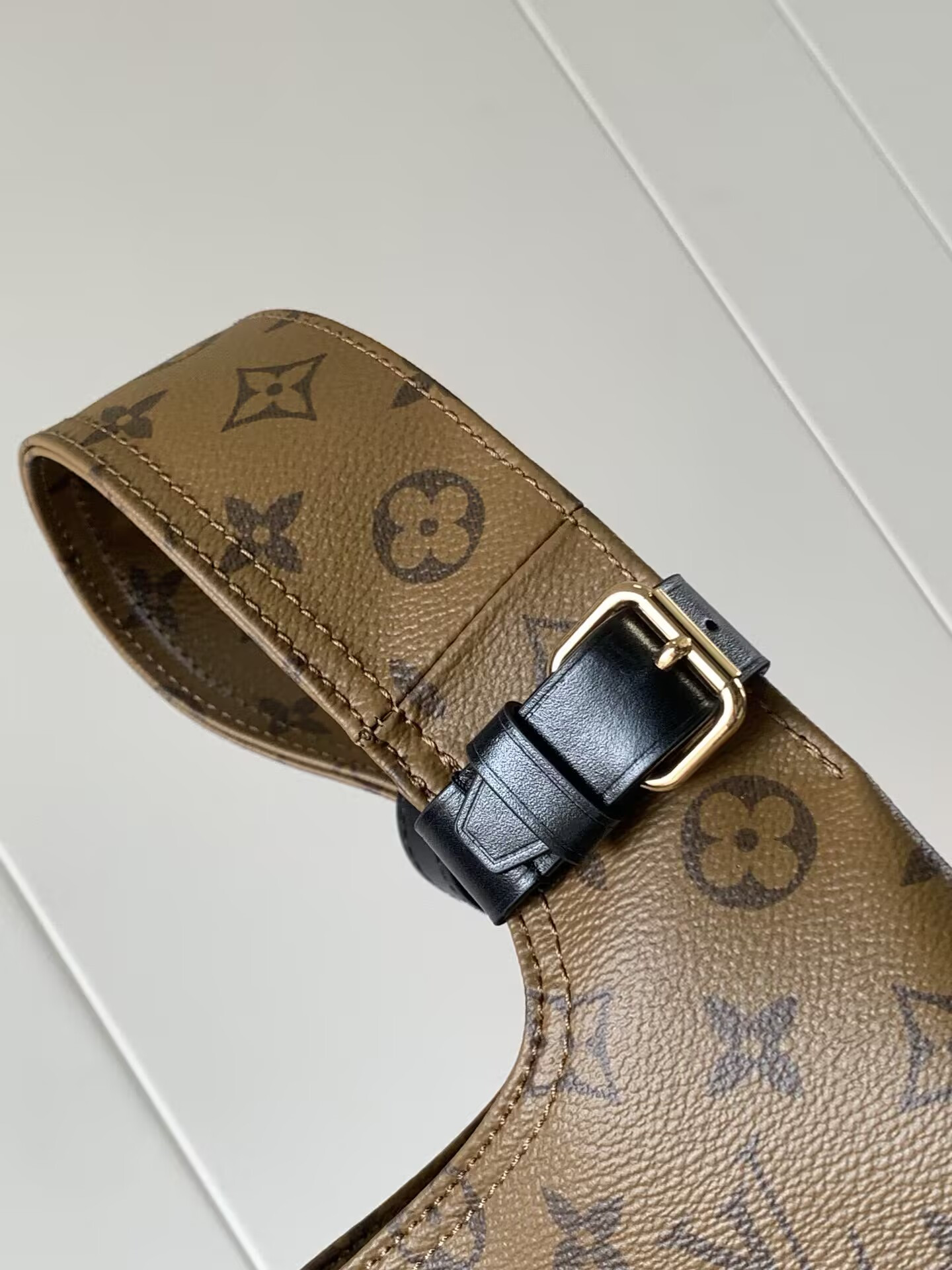 LV Atlantis GM M46817 34 x 34 x 13.5 cm