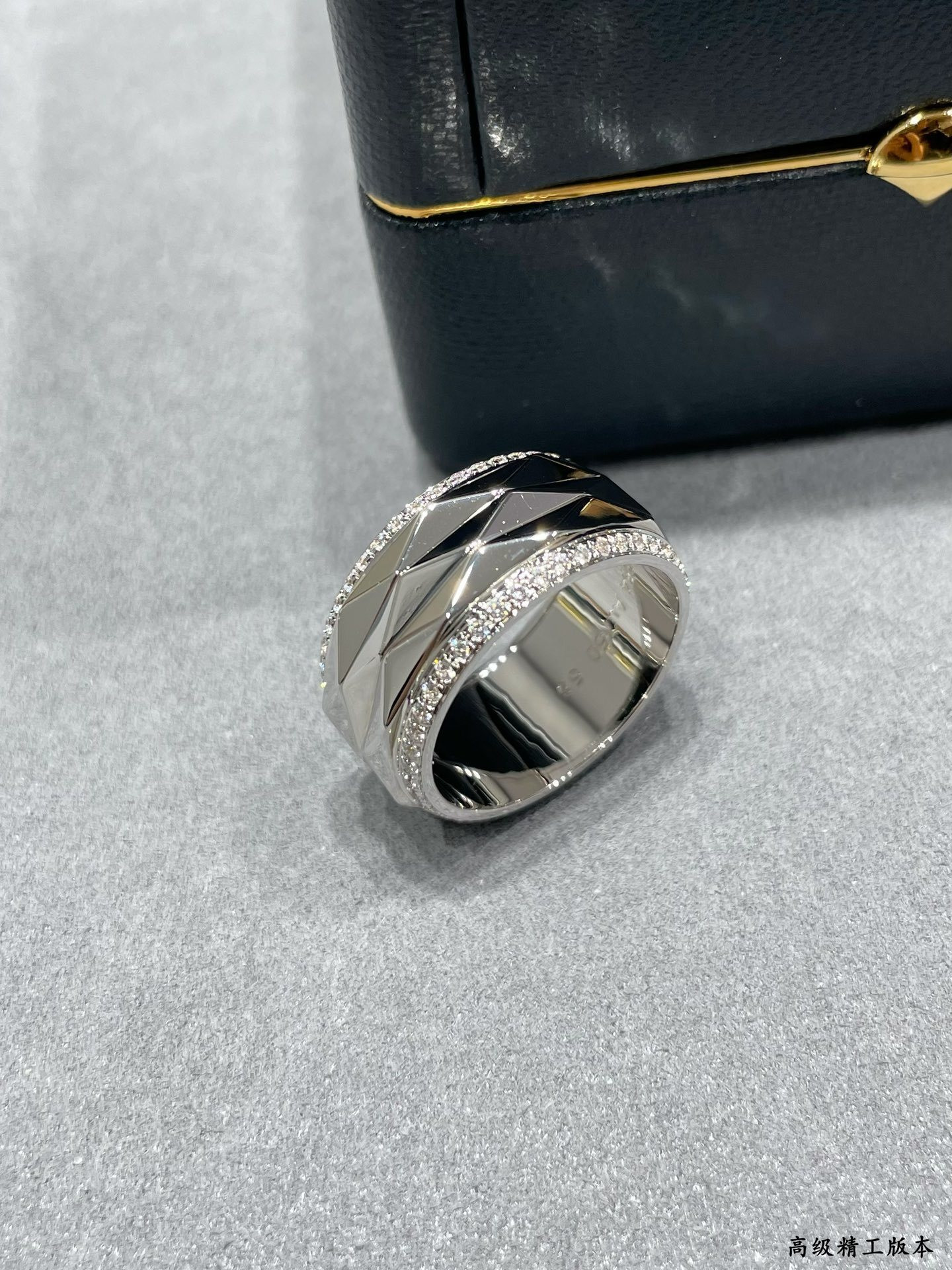 Gr*ff ring