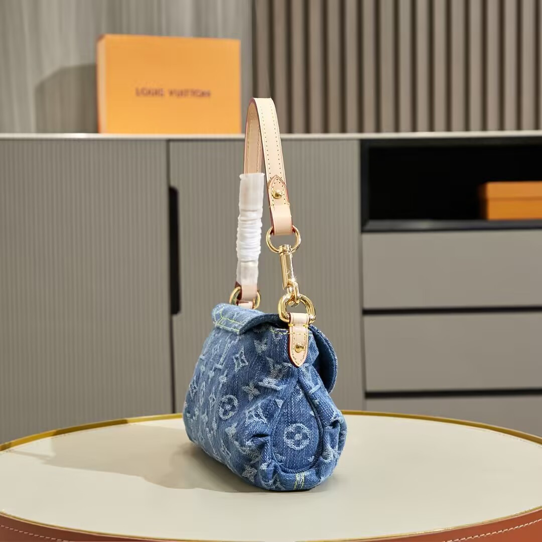 lv De*1m mini pleaty handbag m95050 26x15x9cm