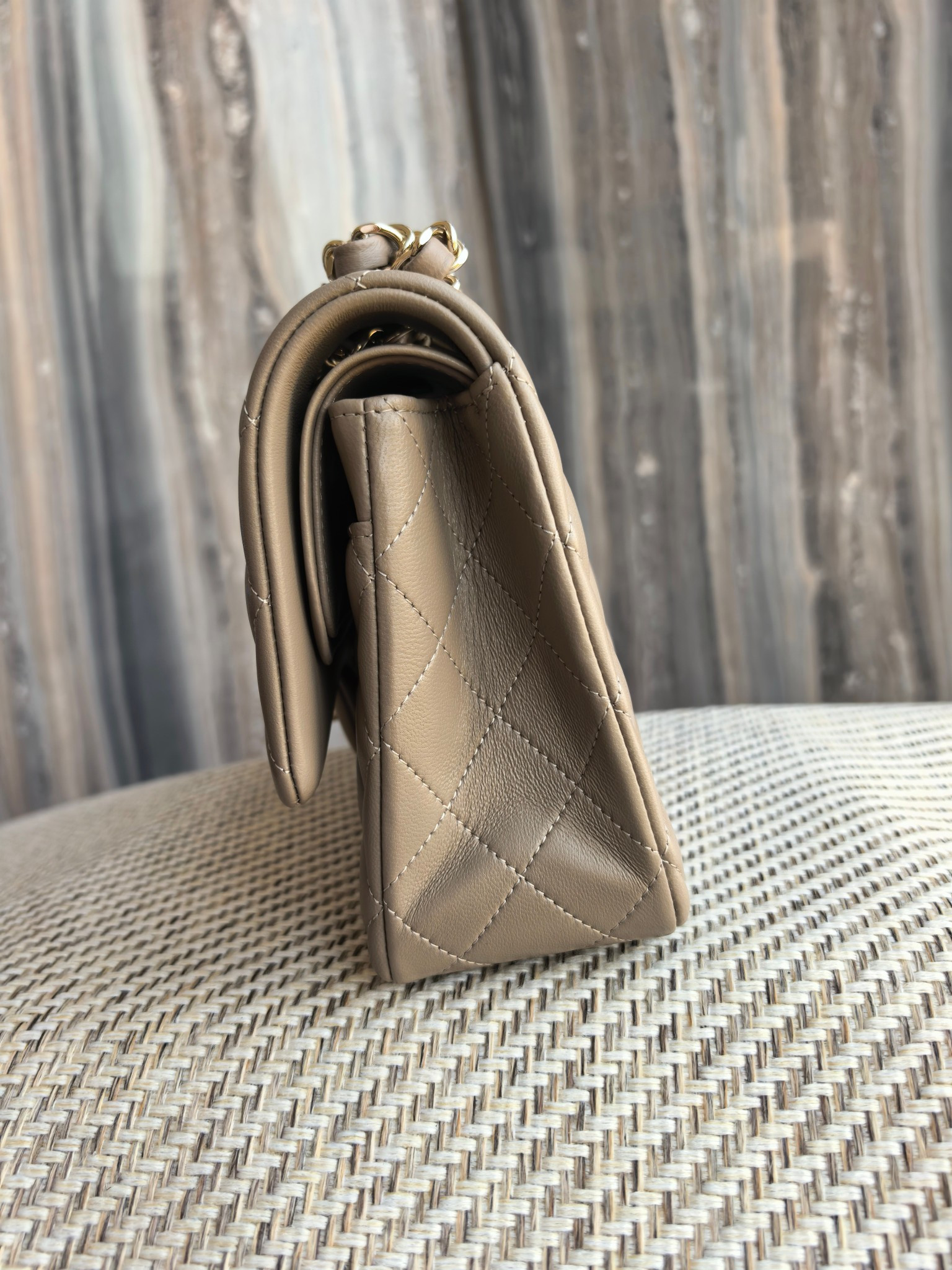 Ch*el classic flap bag light gold hardware 15.5x25.5x6.5cm