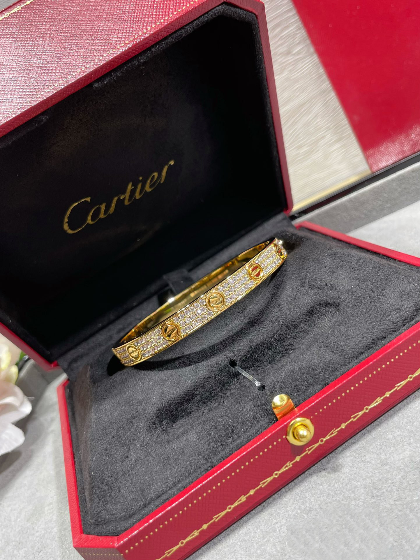 Ca*t*er Wide diamond star Bracelet
