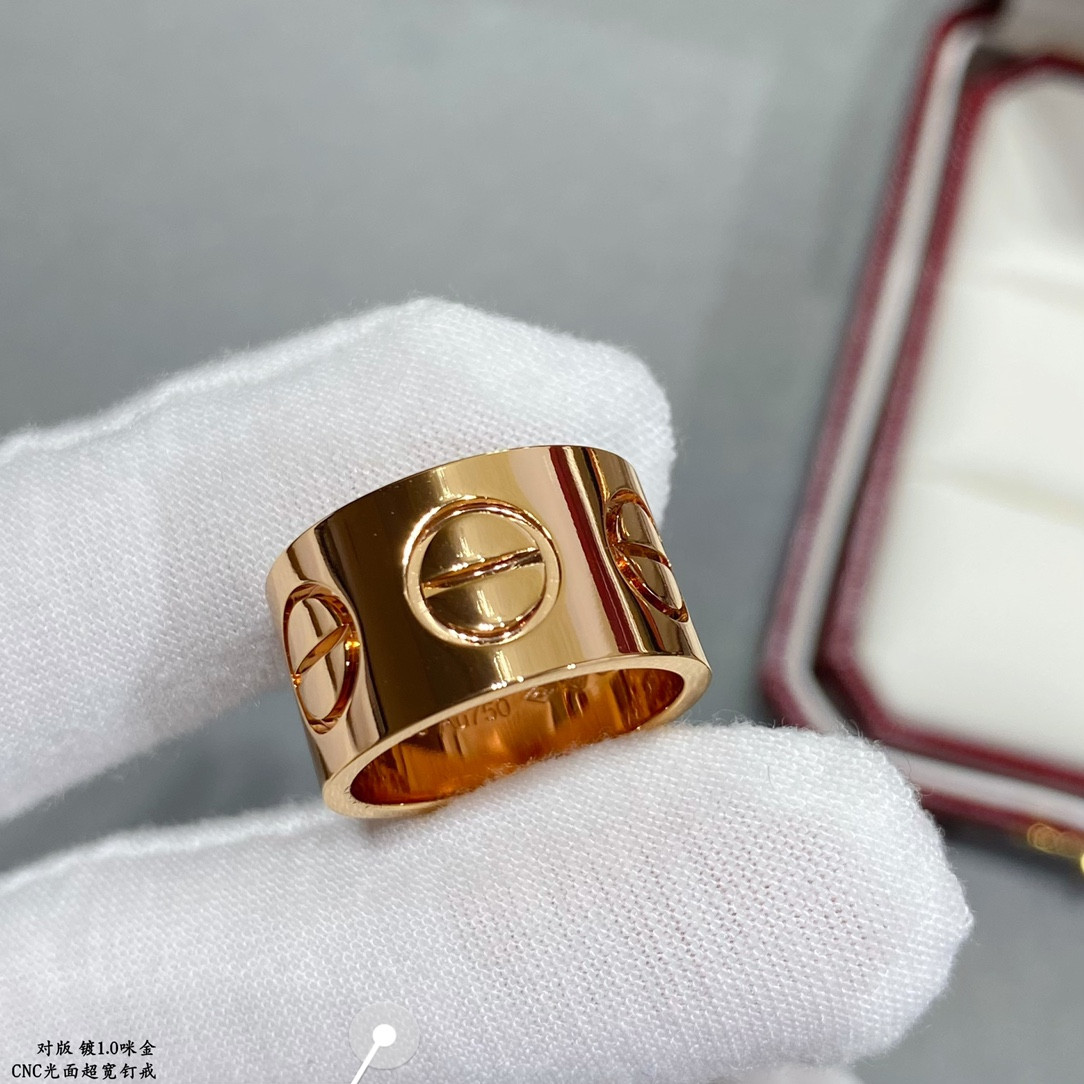Ca*t*er polished extra wide LOVE nail ring