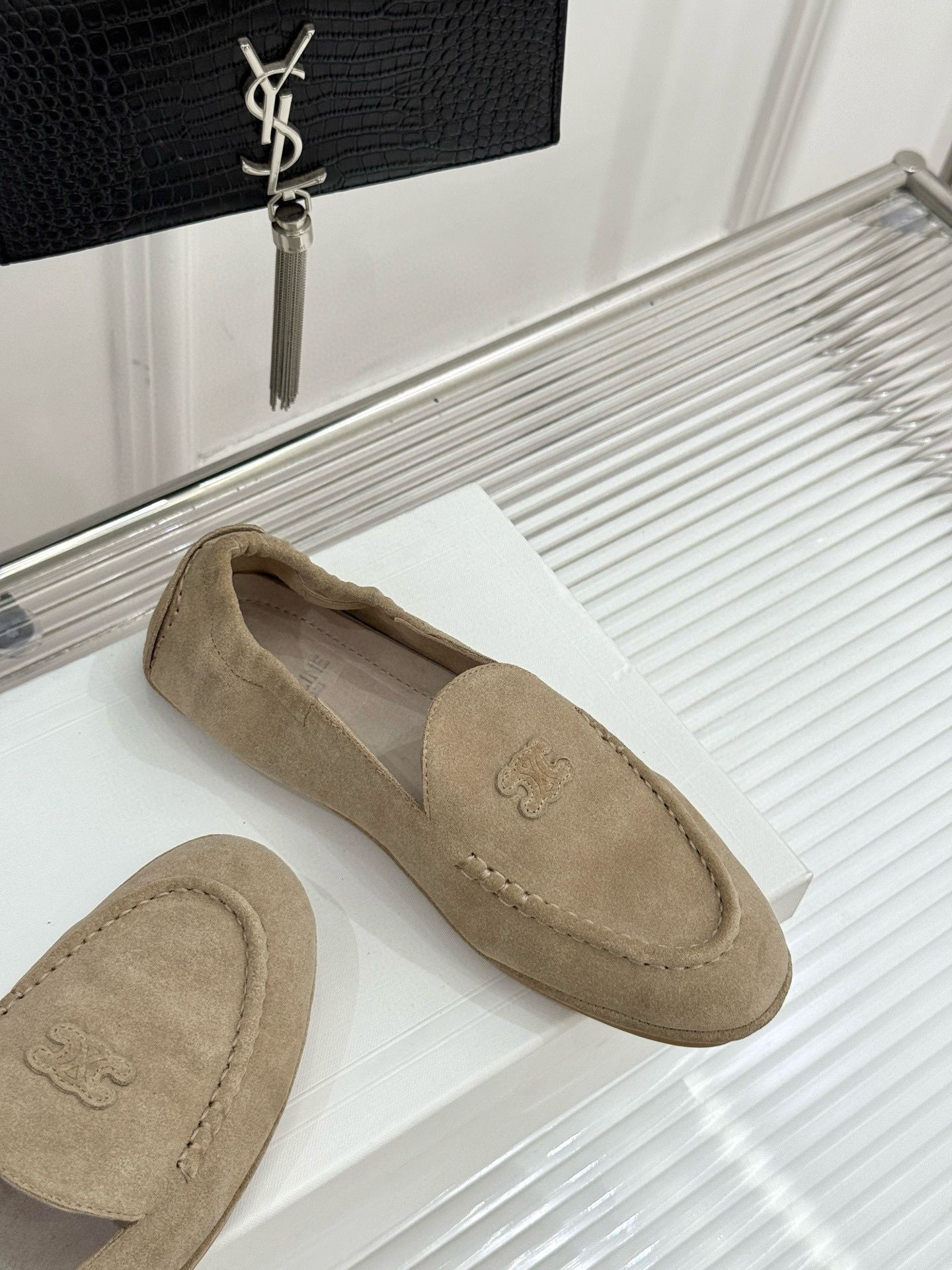 ua Ce**e adam loafer in suede calfskin