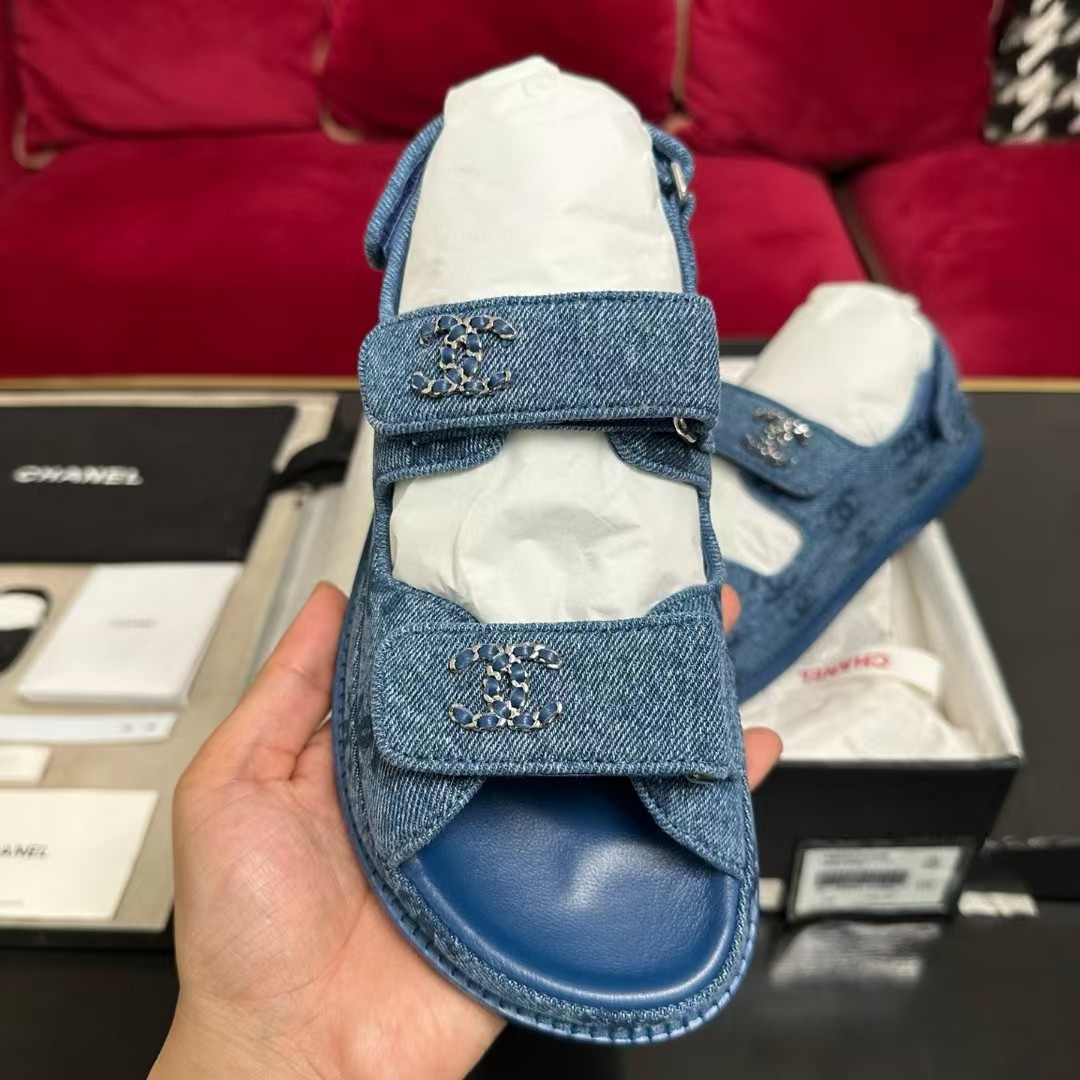 UA Ch*el Slides