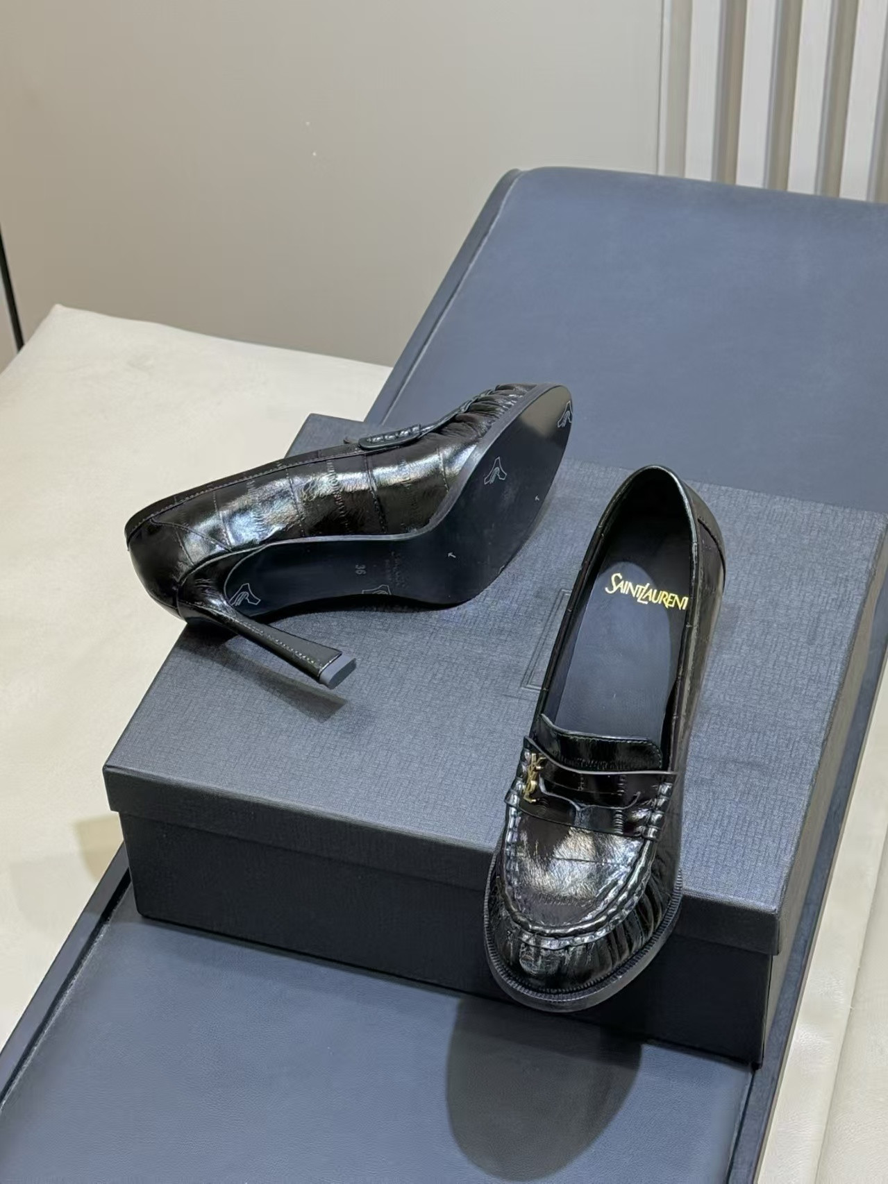 ua Y*L le loafer pumps