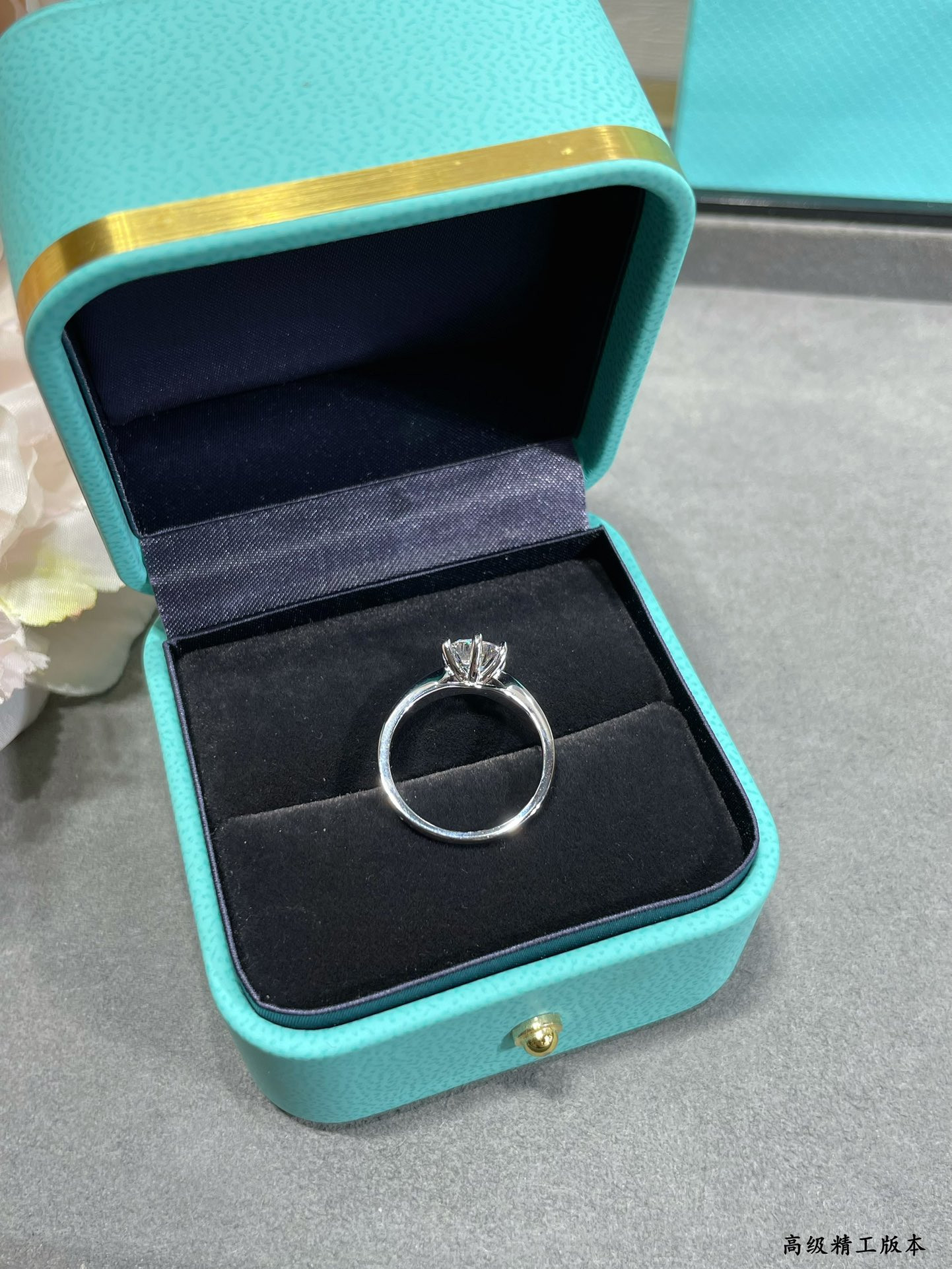 T*f*ny & Co. Setting 2 Carat Diamond Ring with Star Motif Ag925