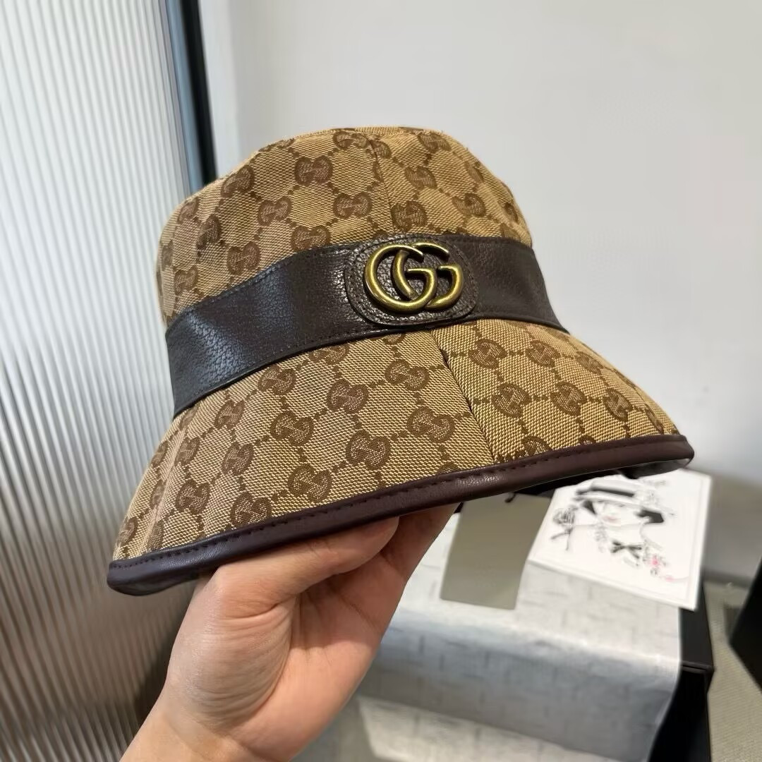 G*u*i gg canvas bucket hat