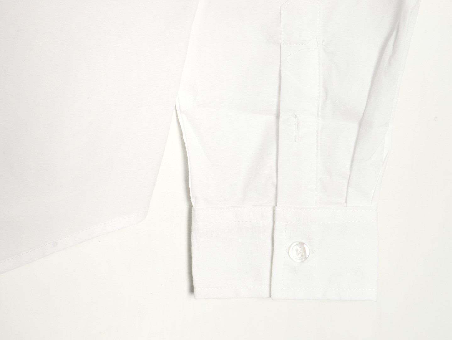B**rry long-sleeved shirts