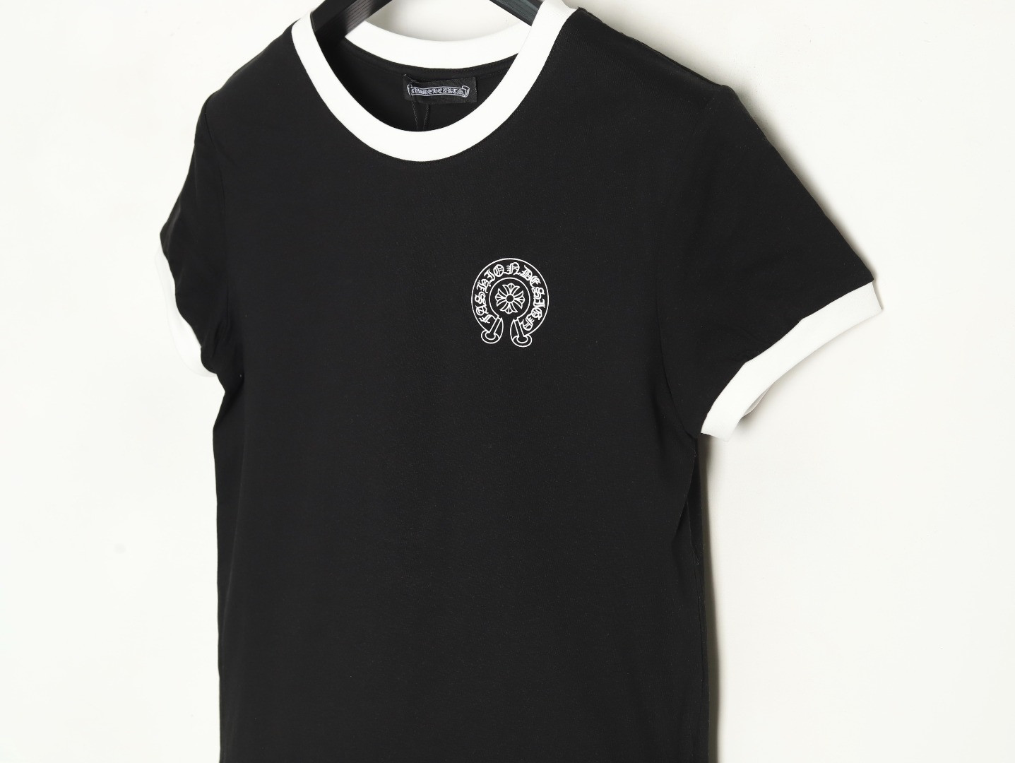 Ch**me He**ts 25SS Short-sleeved T-shirt