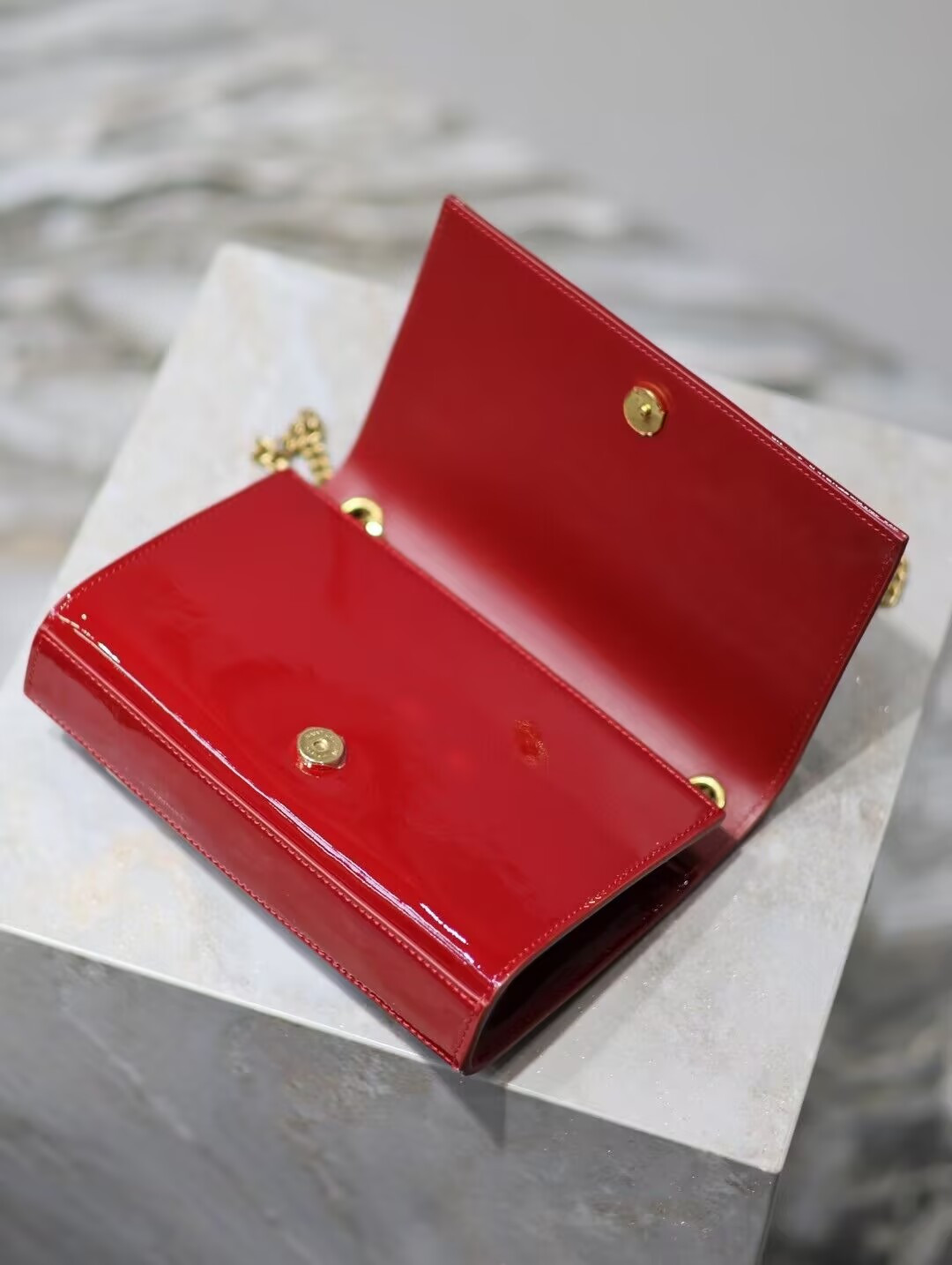 Y*L KATE Nappa Patent Calfskin Two-Toned 20x13.5x6cm