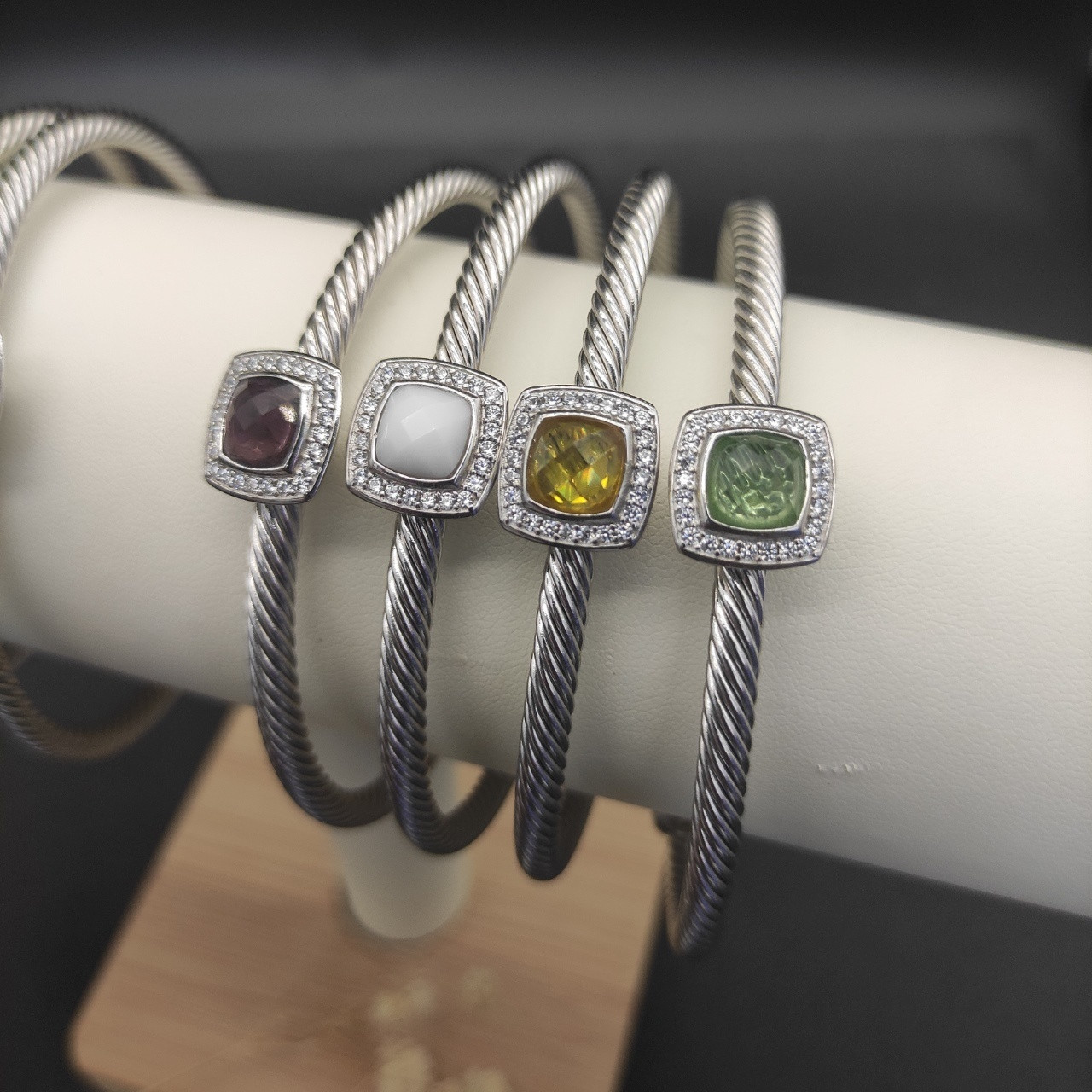 dau1d Yvrm*n 4mm square di*m*nd bracelet (wrist circumference 15-20cm)