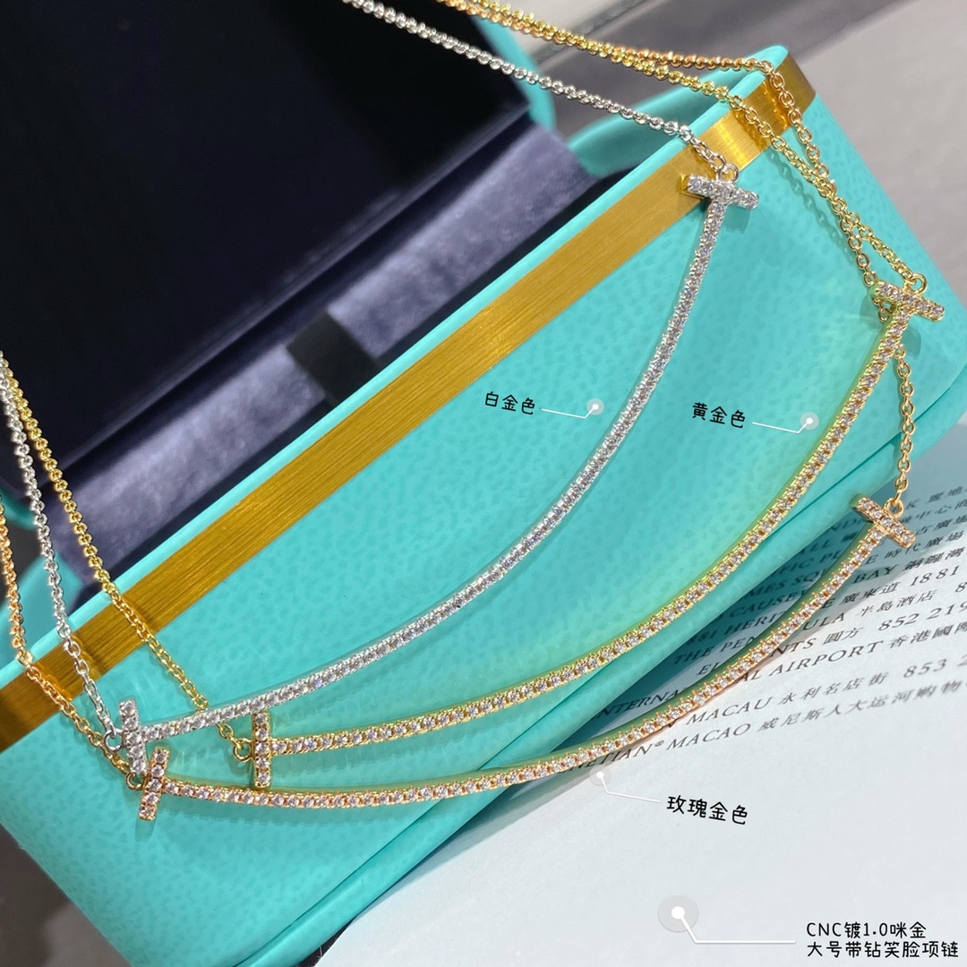 T*f*ny & Co. Large Smile With diamond Necklace
