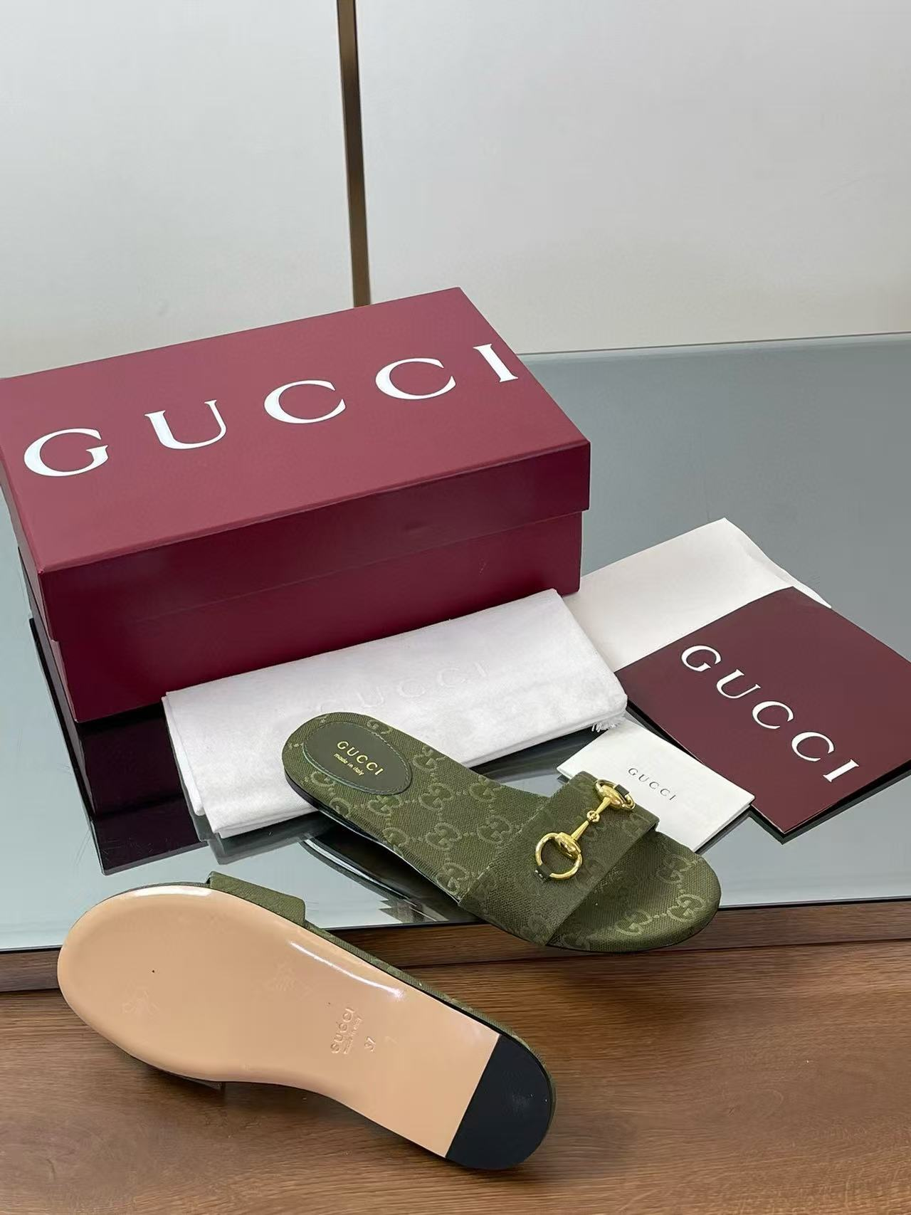 UA G*u*i slide sandal with Horsebit