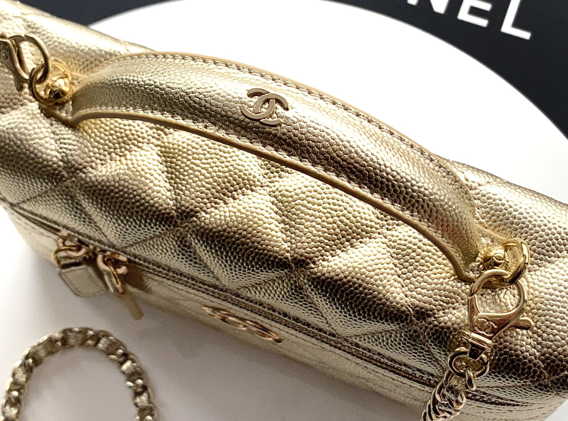 Ch*el long vanity with chain 17×19.5×5cm