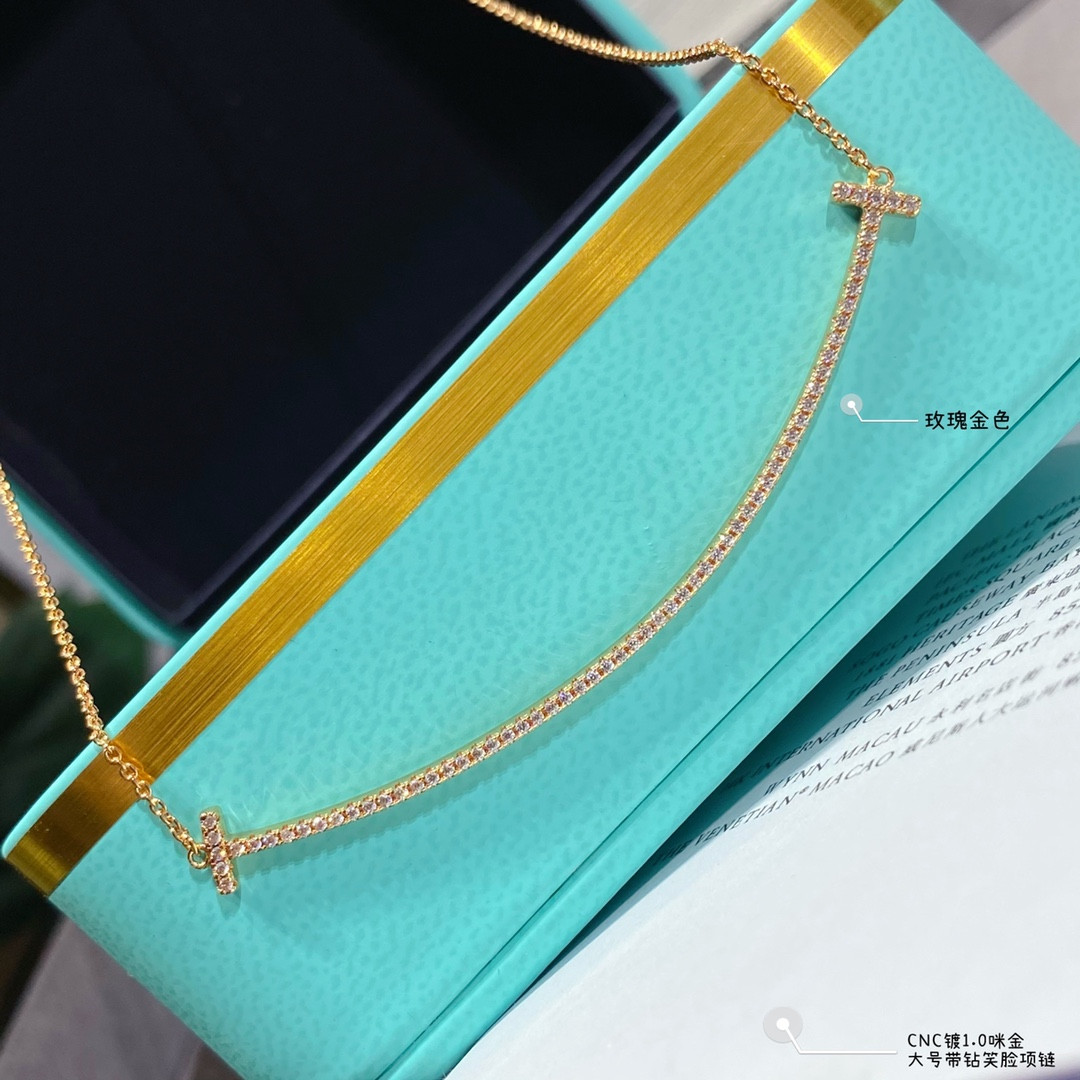 T*f*ny & Co. Large Smile With diamond Necklace