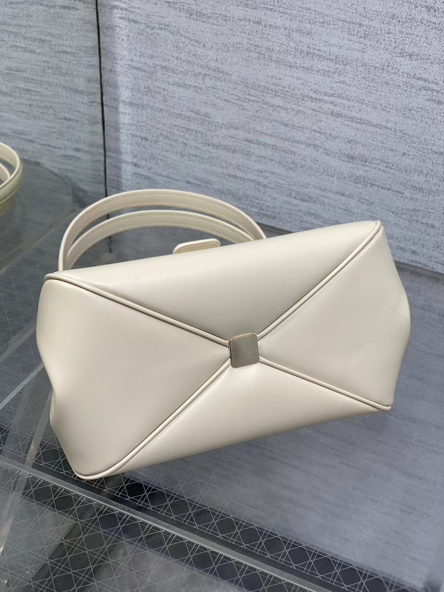 D*0r Medium key bag 27 x 16.5 x 13.5cm