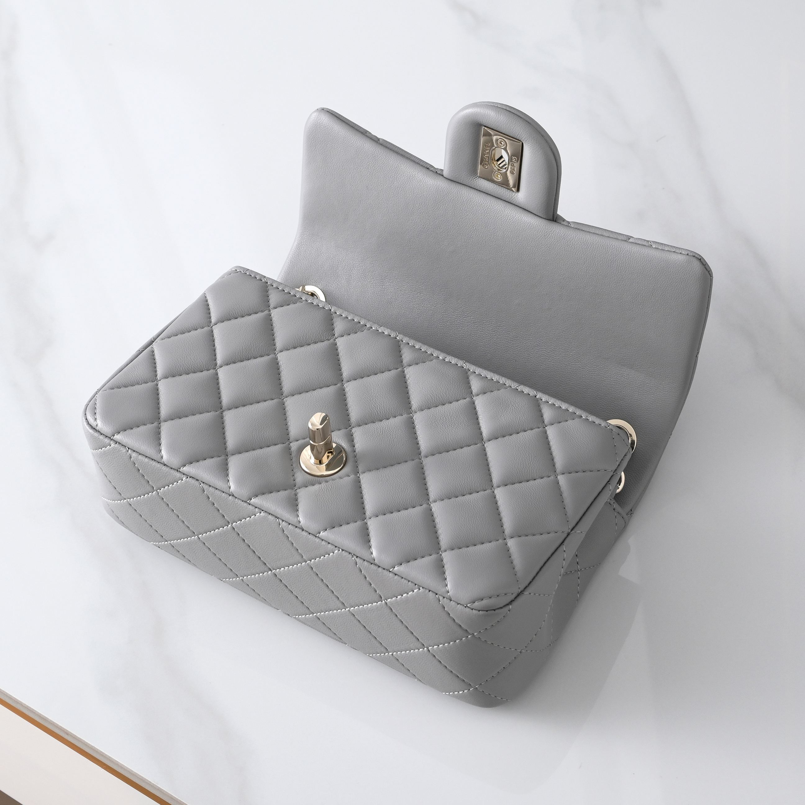 Ch*el classic flap handbag cf as5759 20x13x7cm