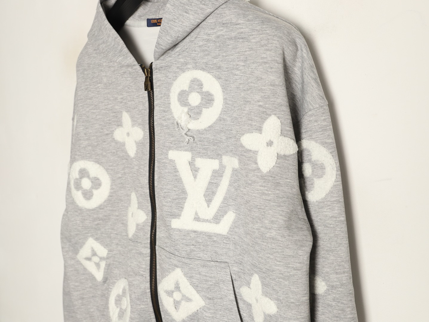 l0*is V*t0n coats