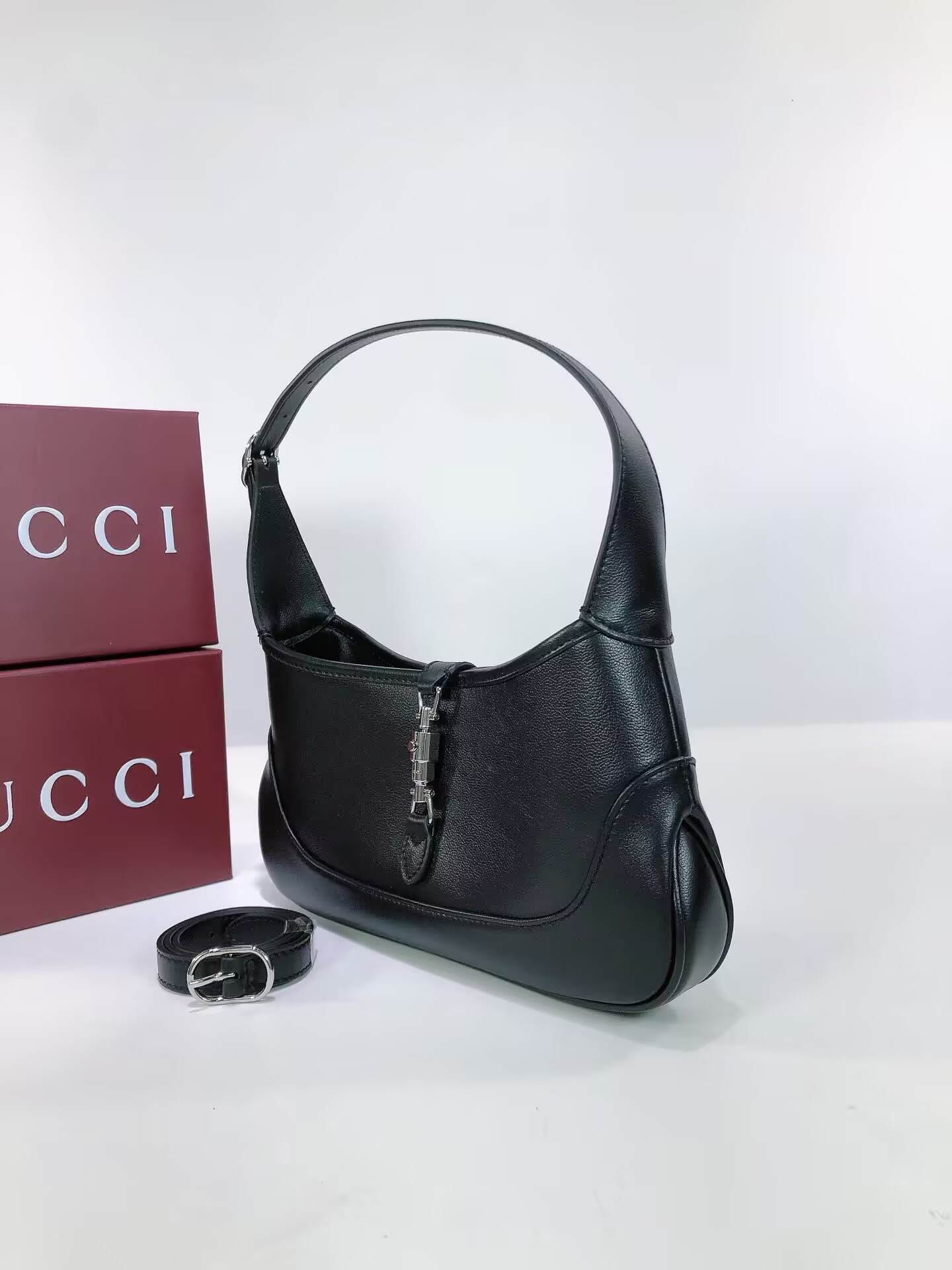 G*u*i jackie slim shoulder bag 27x13x3.5cm