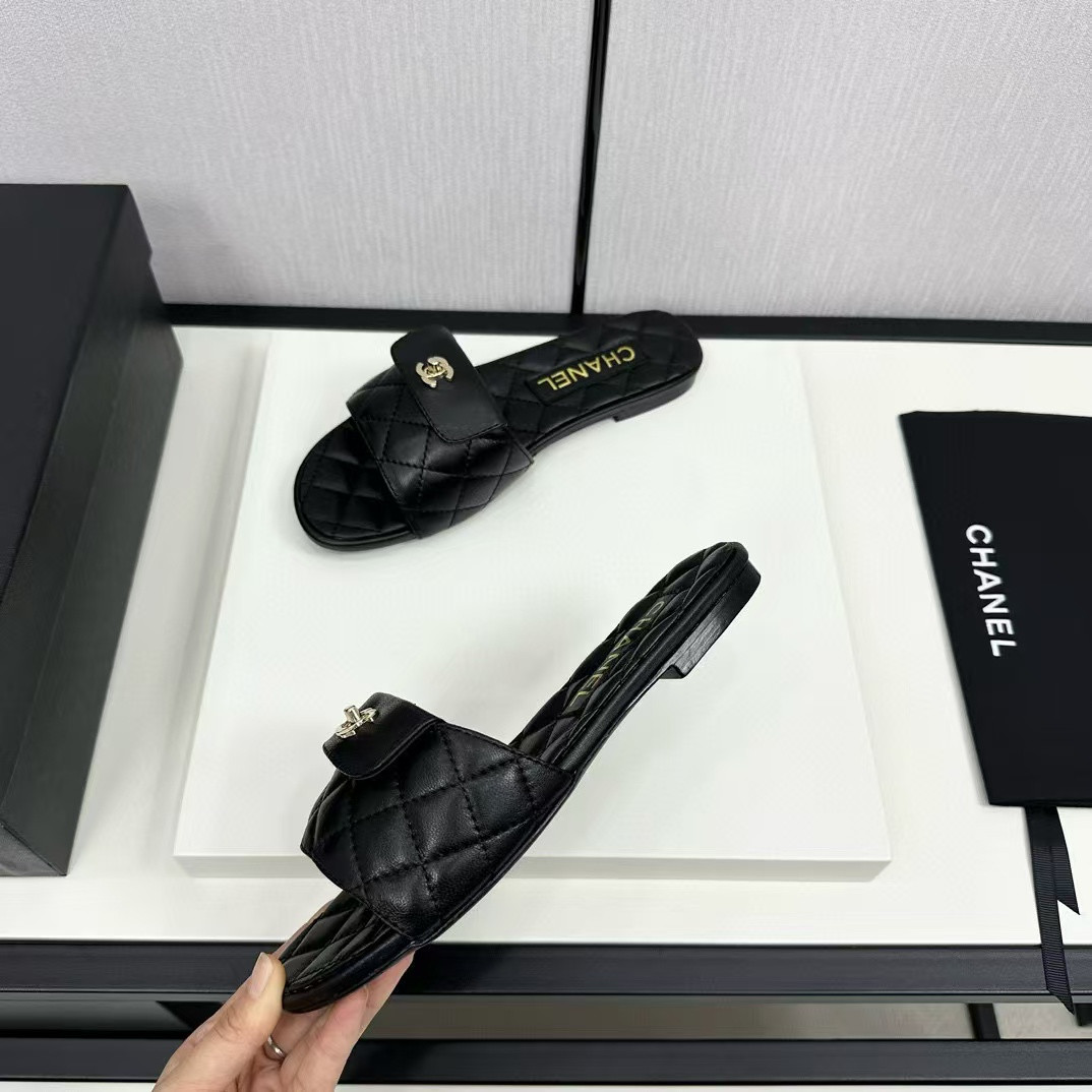 UA Ch*el Slippers